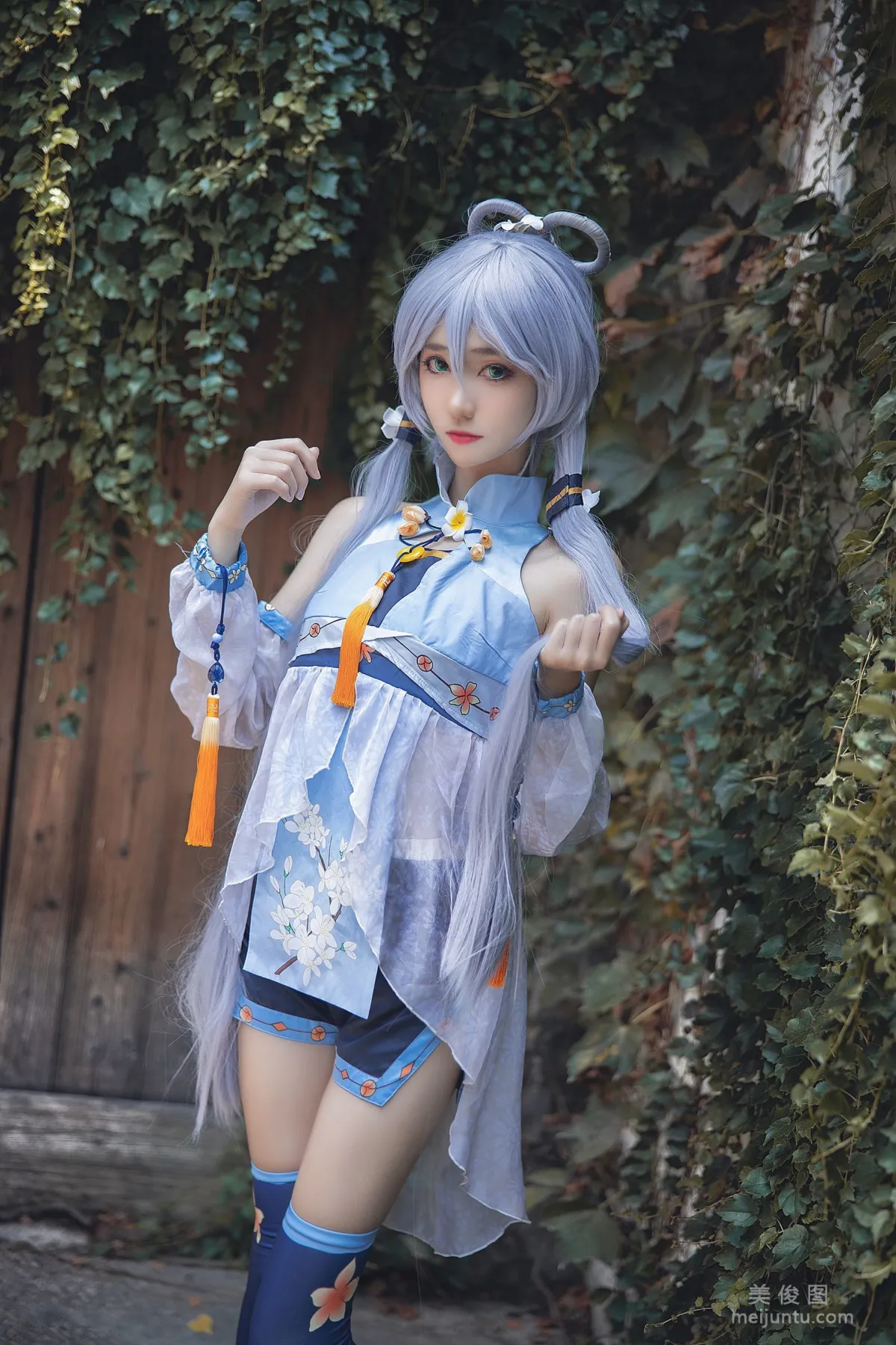 [Cosplay] Anime Blogger Nantao Momoko, Luo Tianyi Flower Language Enchanting, Photo Set photo 10