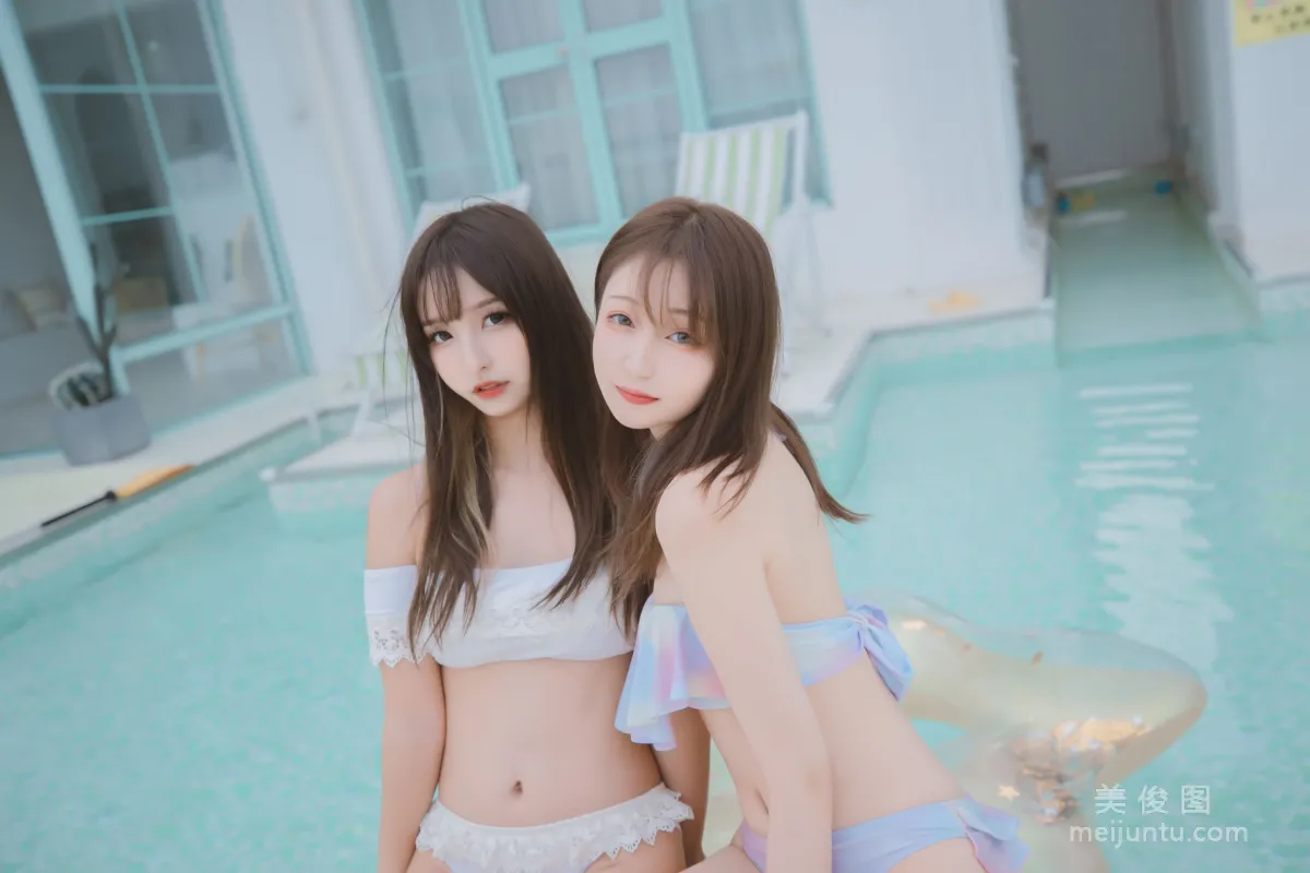 萝莉神楽板真冬 《笑颜水时计-夏日比基尼》 写真集1