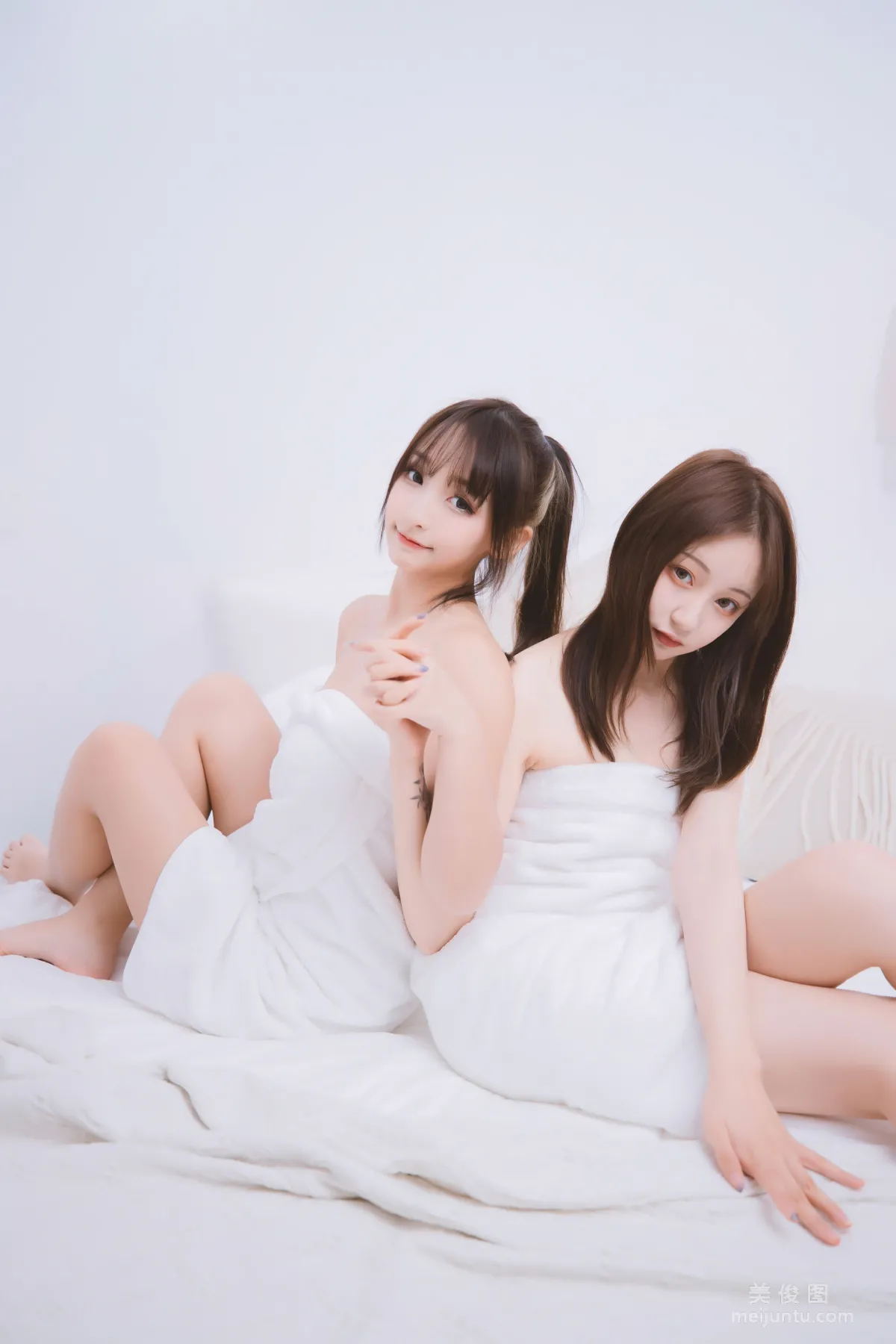 萝莉神楽板真冬 《笑颜水时计-夏日比基尼》 写真集150