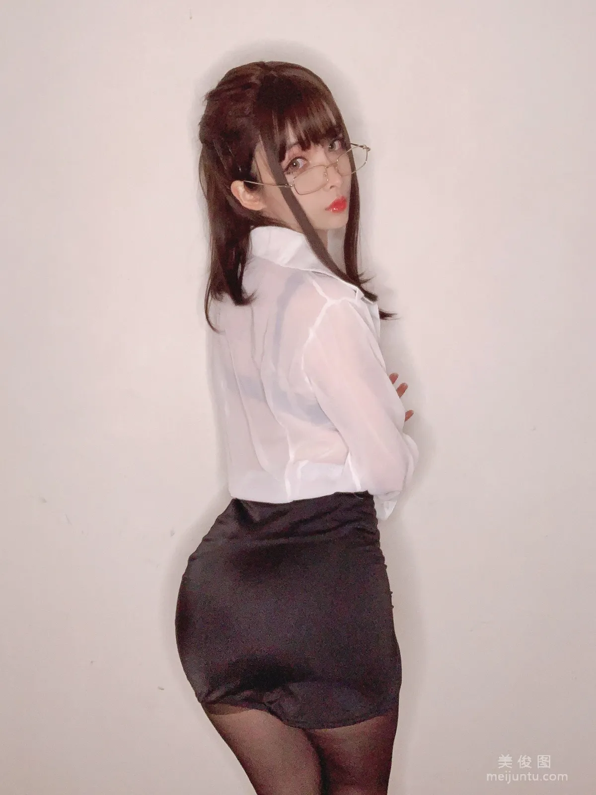 [COS Bonus] COS Bonus rioko Liang Liangzi Teacher Selfie Photo Set photo 13