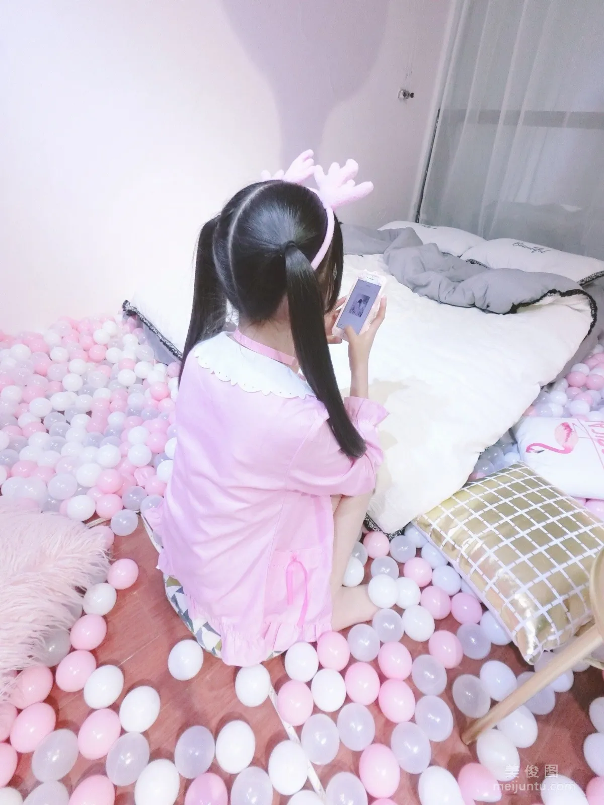 [COS福利] 似喵 《睡衣》 写真集2