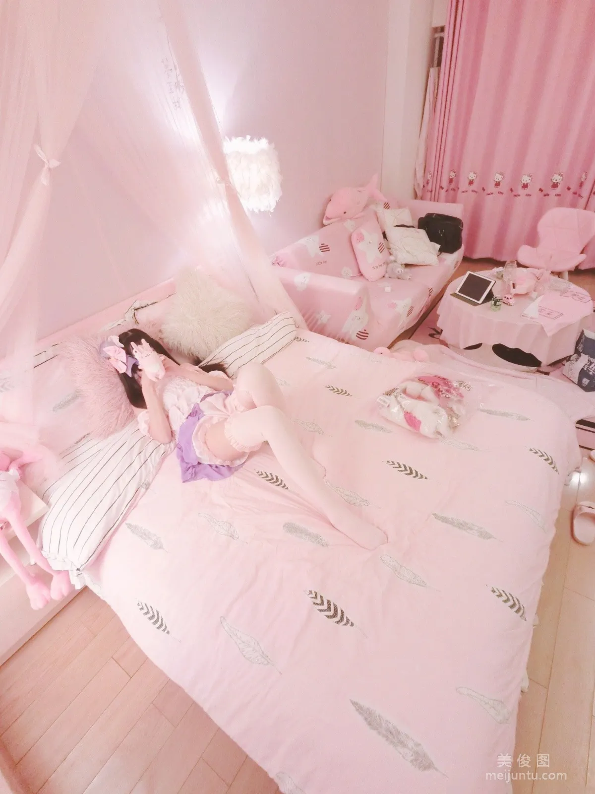 Si Miao: Web Idols photo 8
