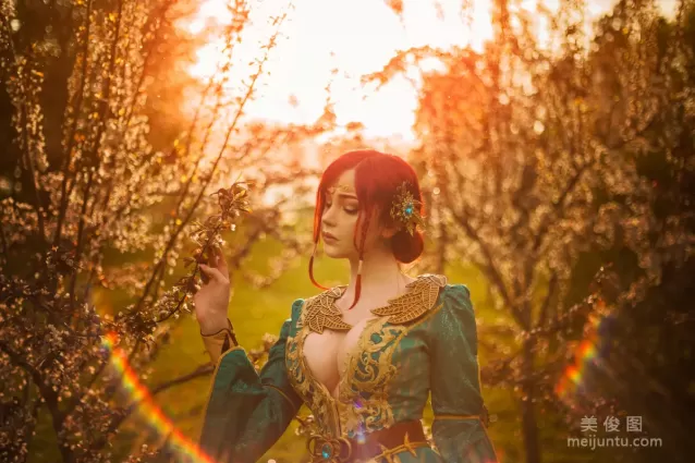 [國外COS福利] SayaTheFox 《Triss Merigold》 寫真集
