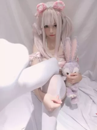 COS小姐姐蜜汁貓裘 《少女夢境》 寫真集
