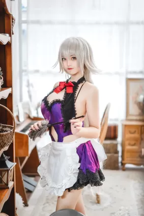 萌系小姐姐蜜汁貓裘 《貞德女仆》寫真集