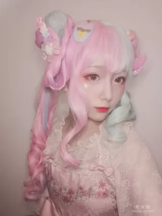 [COS福利] 動漫博主弦音sic 《lolita草莓薄荷冰淇淋》 寫真集