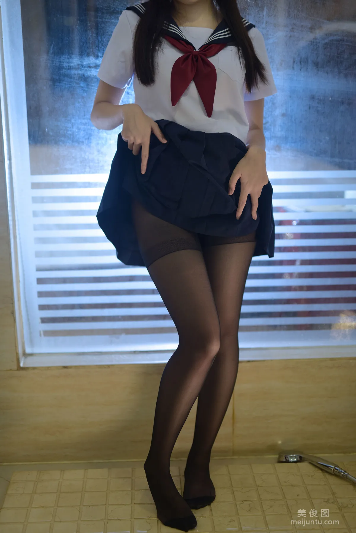 Erzuo Nisa: Web Idols photo 11