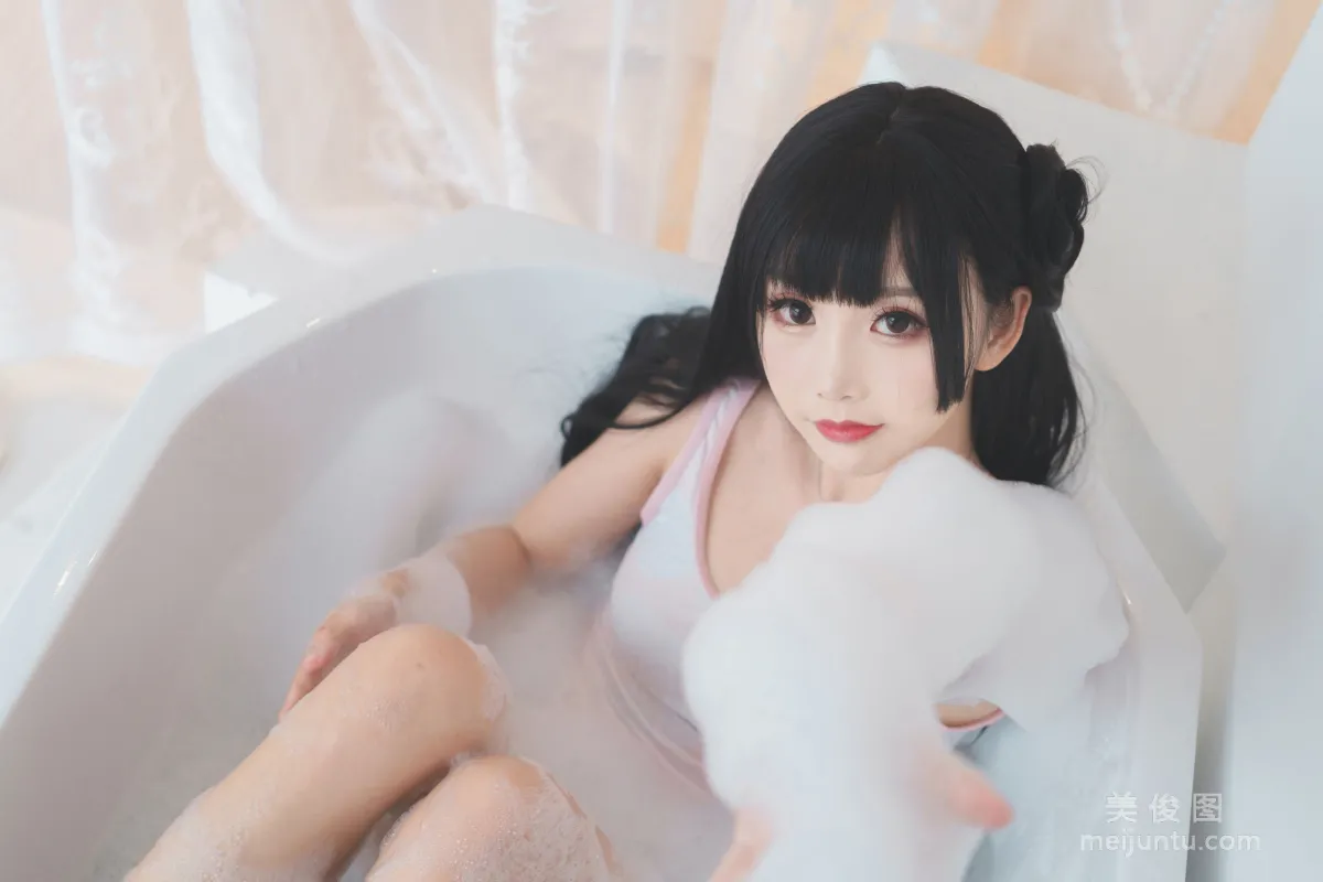 [COS Bonus] Cute Popular Coser Mianbing Xianer, Bathtub Bubbles Photo Set photo 18