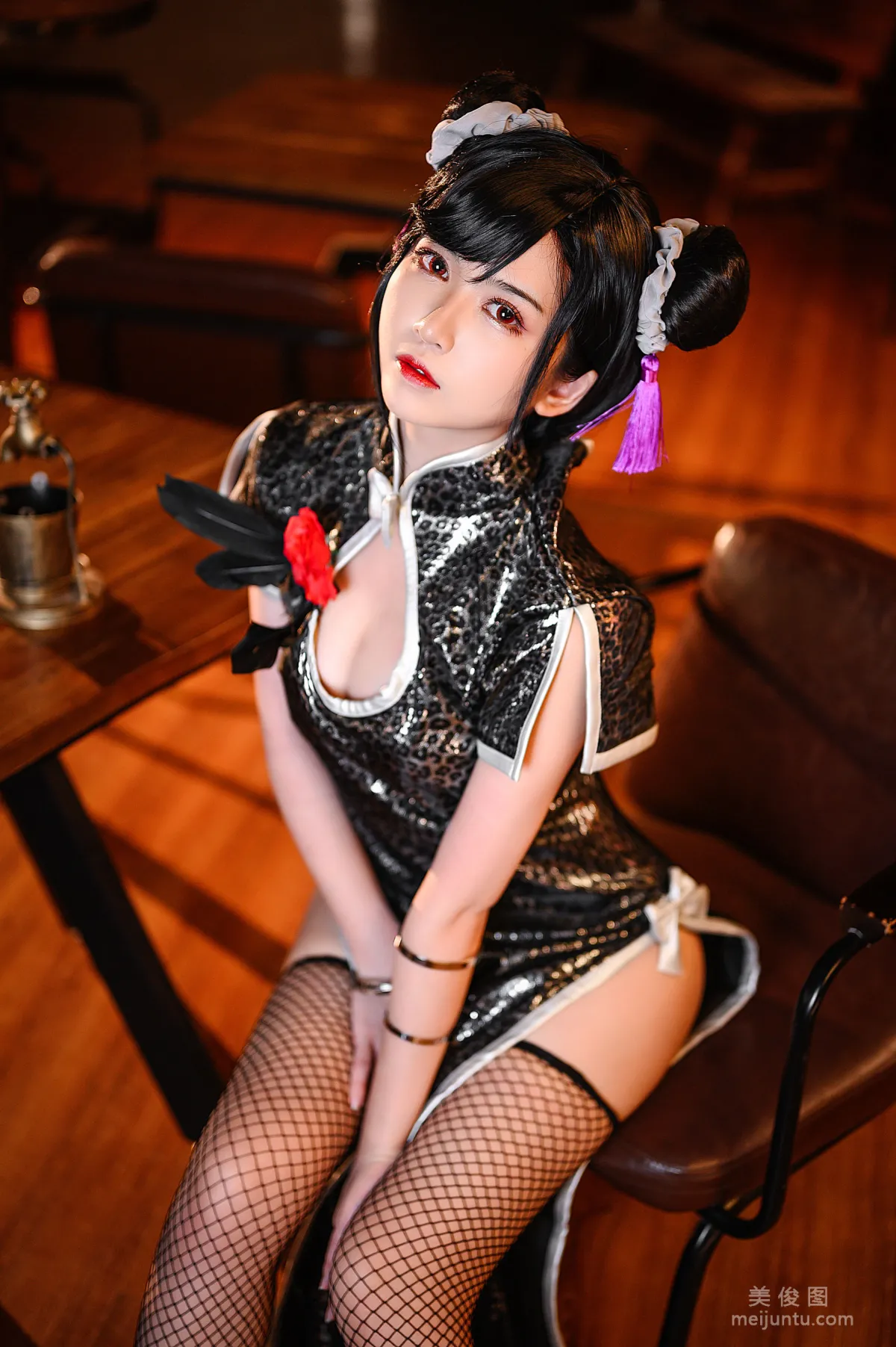 [COS福利] 超人气Coser鳗鱼霏儿 《蒂法旗袍》 写真集1
