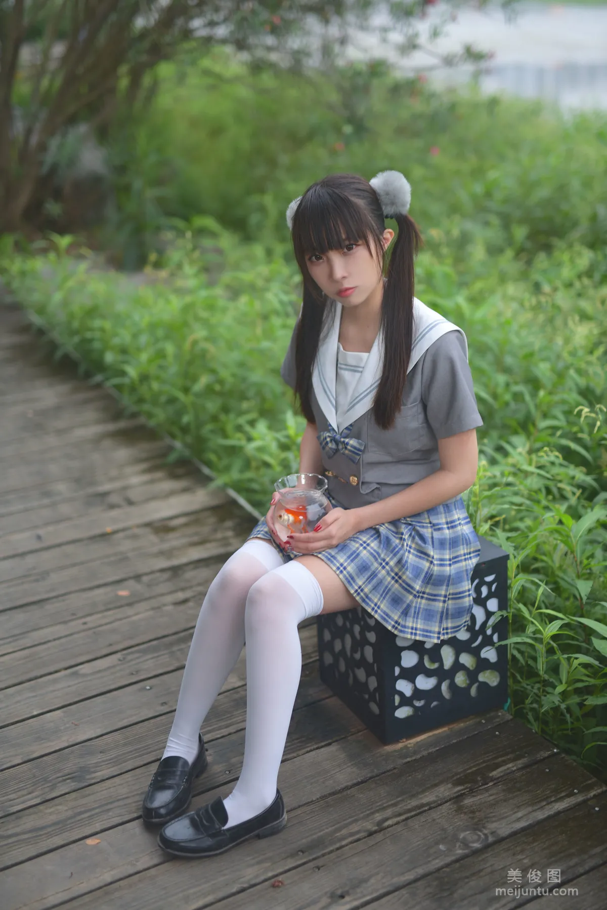 人氣Coser二佐Nisa 《JK水手服》 寫真集 16
