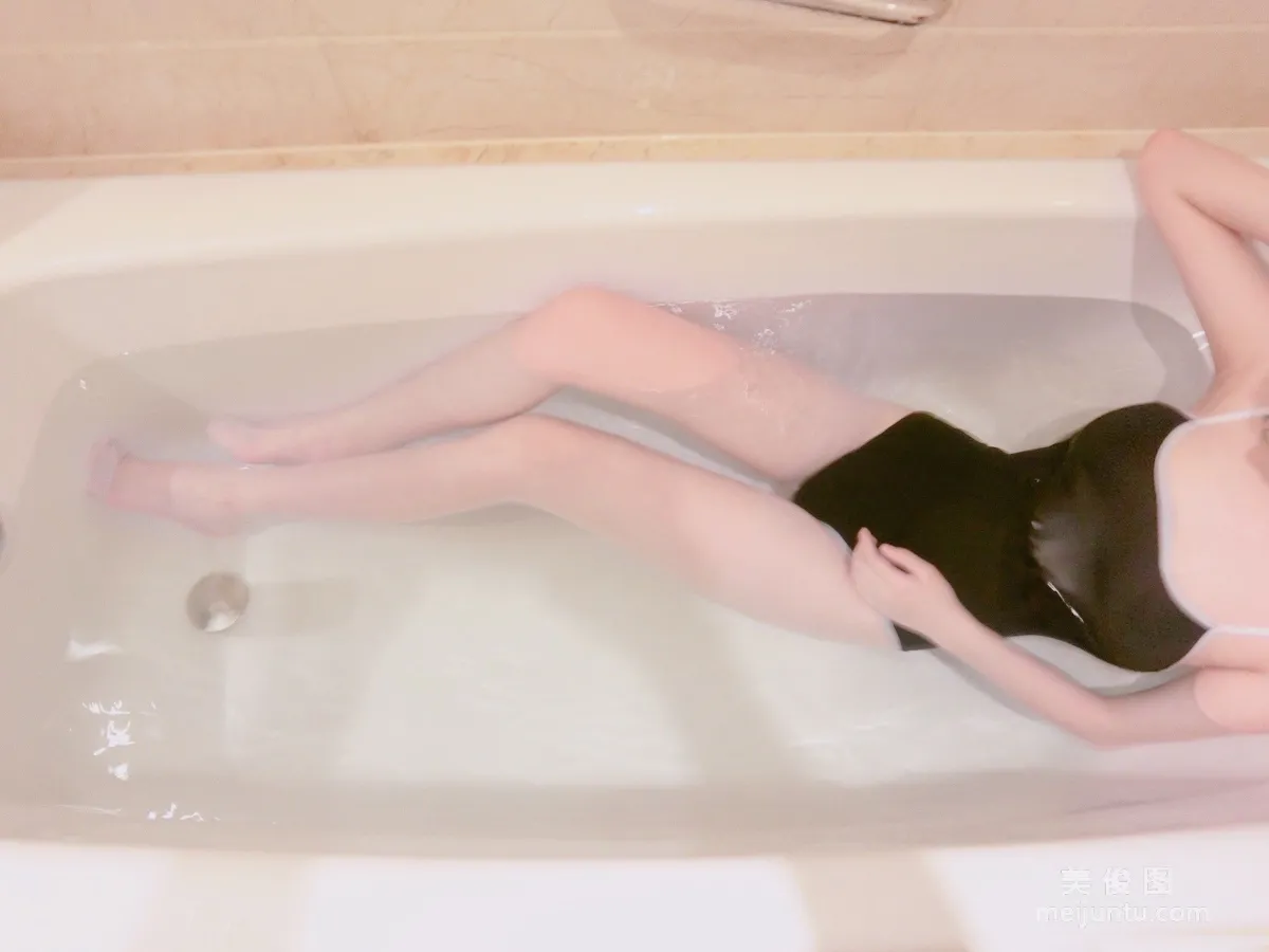 Si Miao: Web Idols photo 18