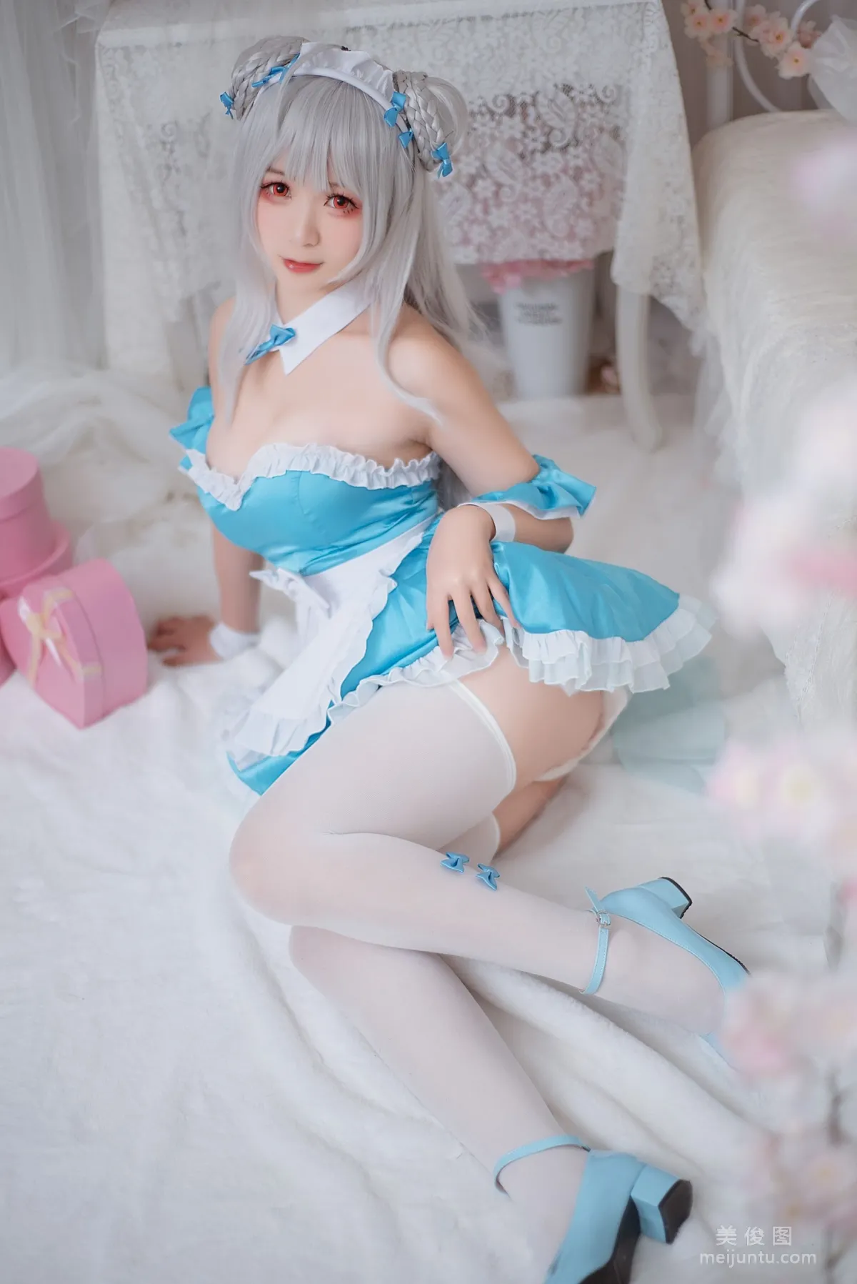[COS Bonus] Anime Blogger Yingluojiang w Little Swan Maid Photo Set photo 11