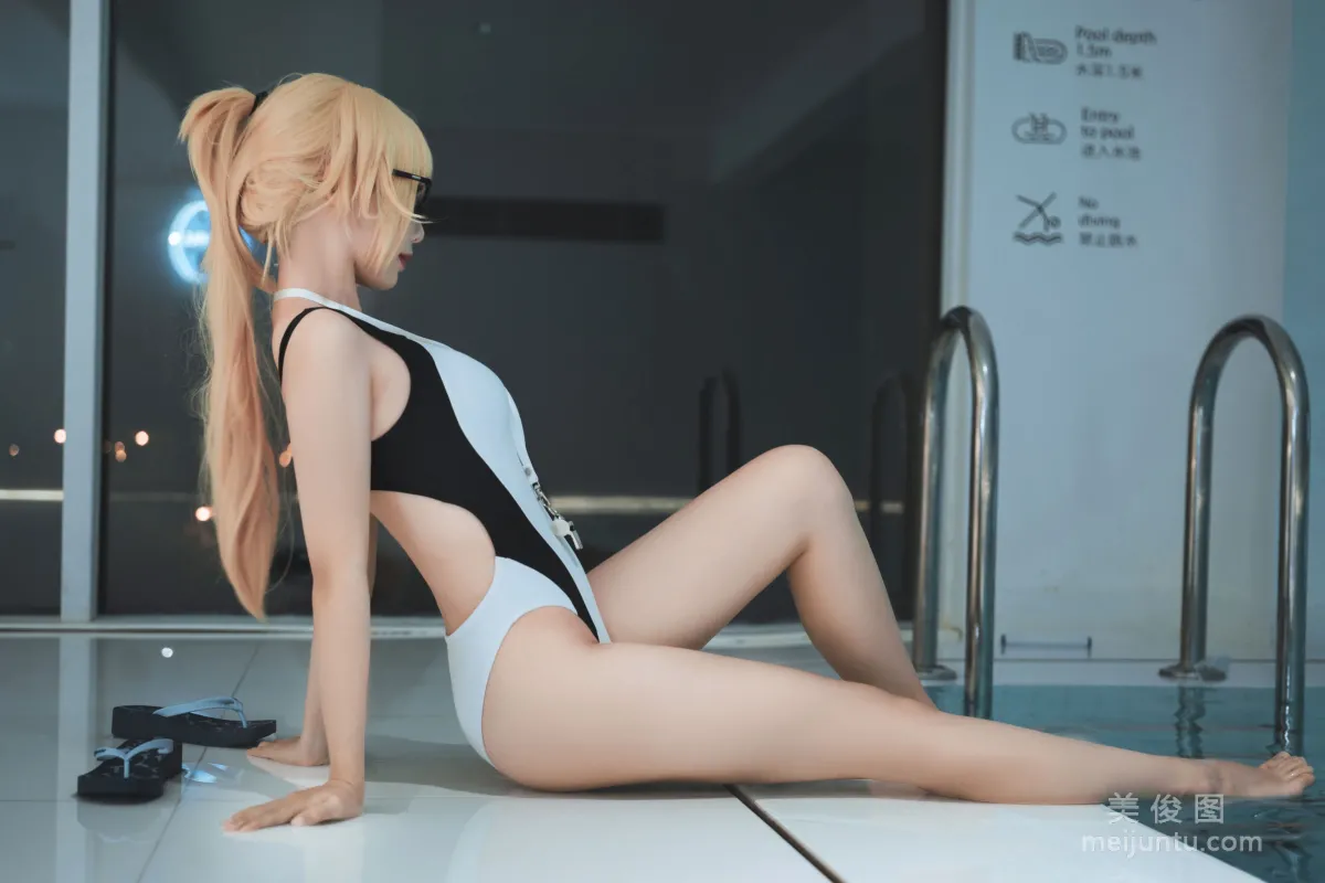 [COS] Cute Popular Coser Mianbing Xianer Joan of Arc Swimsuit Photo Set photo 7