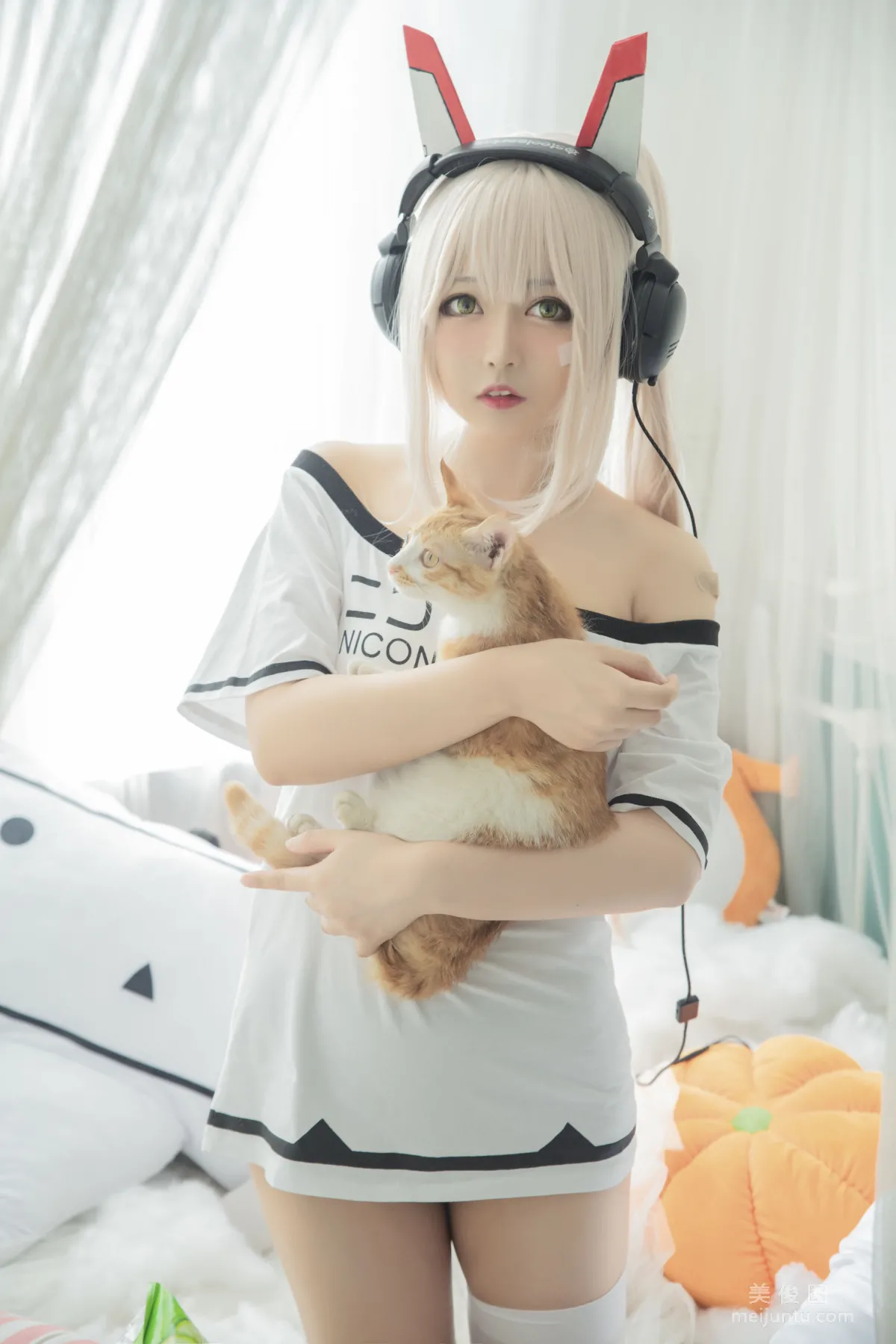[COS福利] 黑猫猫OvO 《肥宅凌波》 写真集11