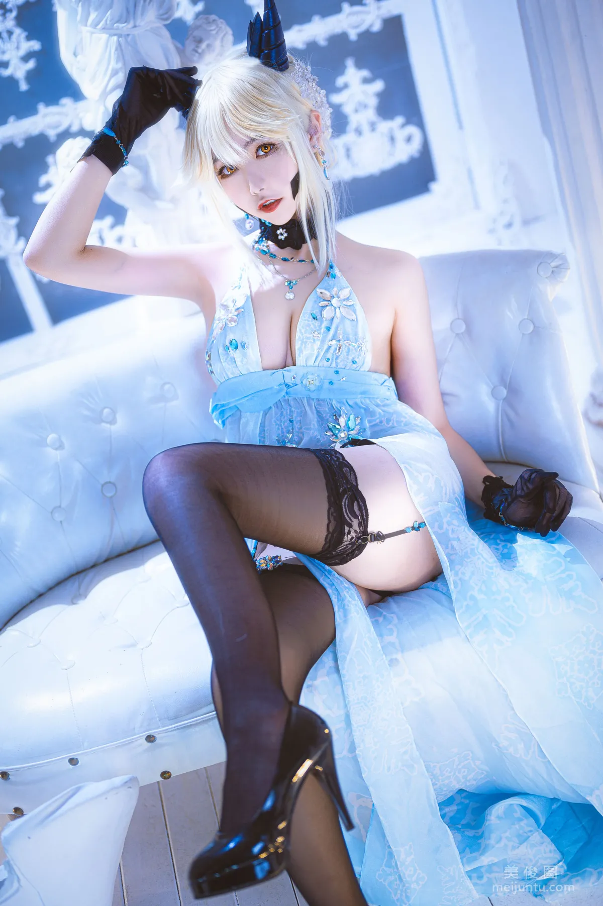 [COS Bonus] Weibo Girl Momoko Kuikui, Black Gun Fool Dress Photo Set photo 1