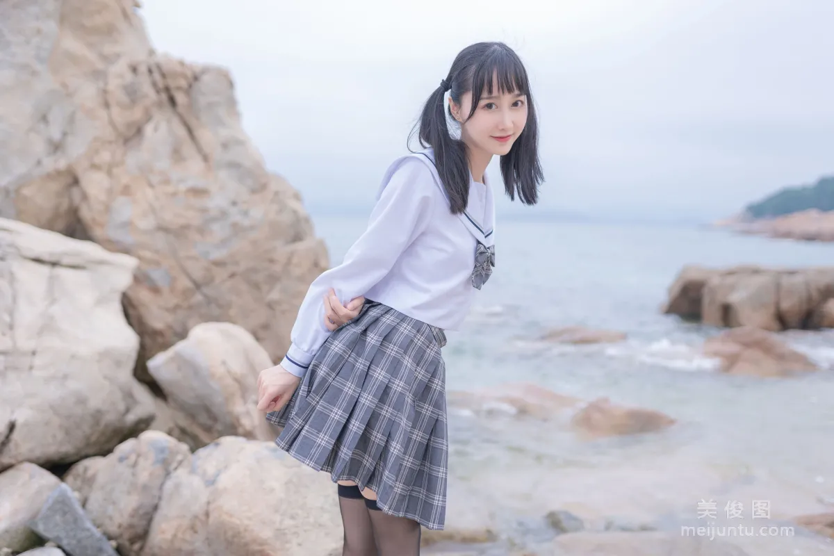[COS福利] 小姐姐木綿綿OwO 《海邊JK》 寫真集 7