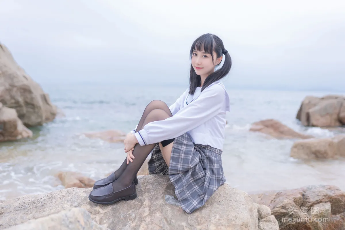 [COS福利] 小姐姐木綿綿OwO 《海邊JK》 寫真集 31