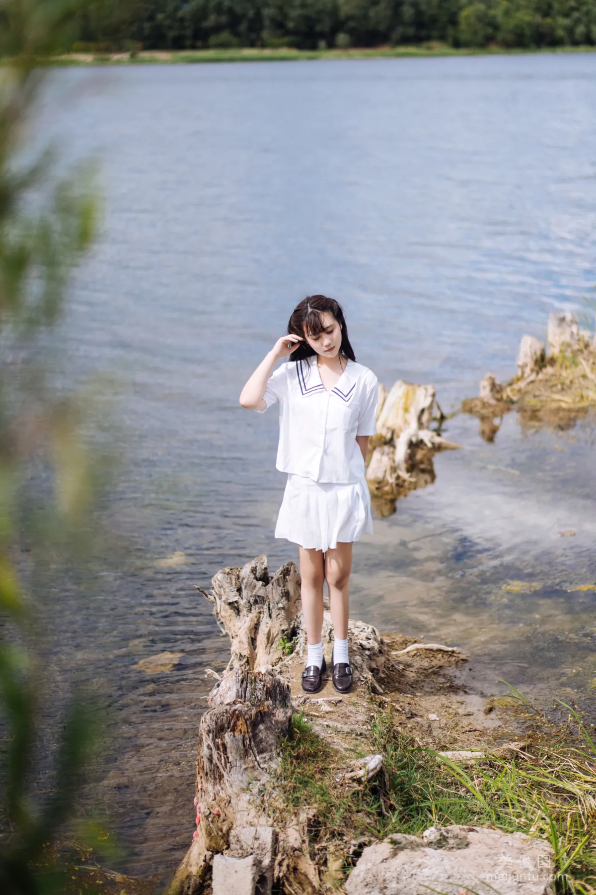 微博福利姬鏡醬 《靜夏之JK少女》 寫真集 32