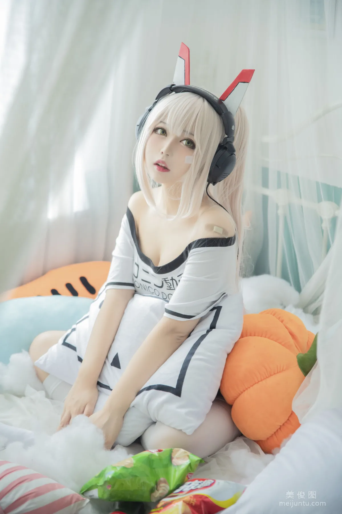 [COS福利] 黑猫猫OvO 《肥宅凌波》 写真集3