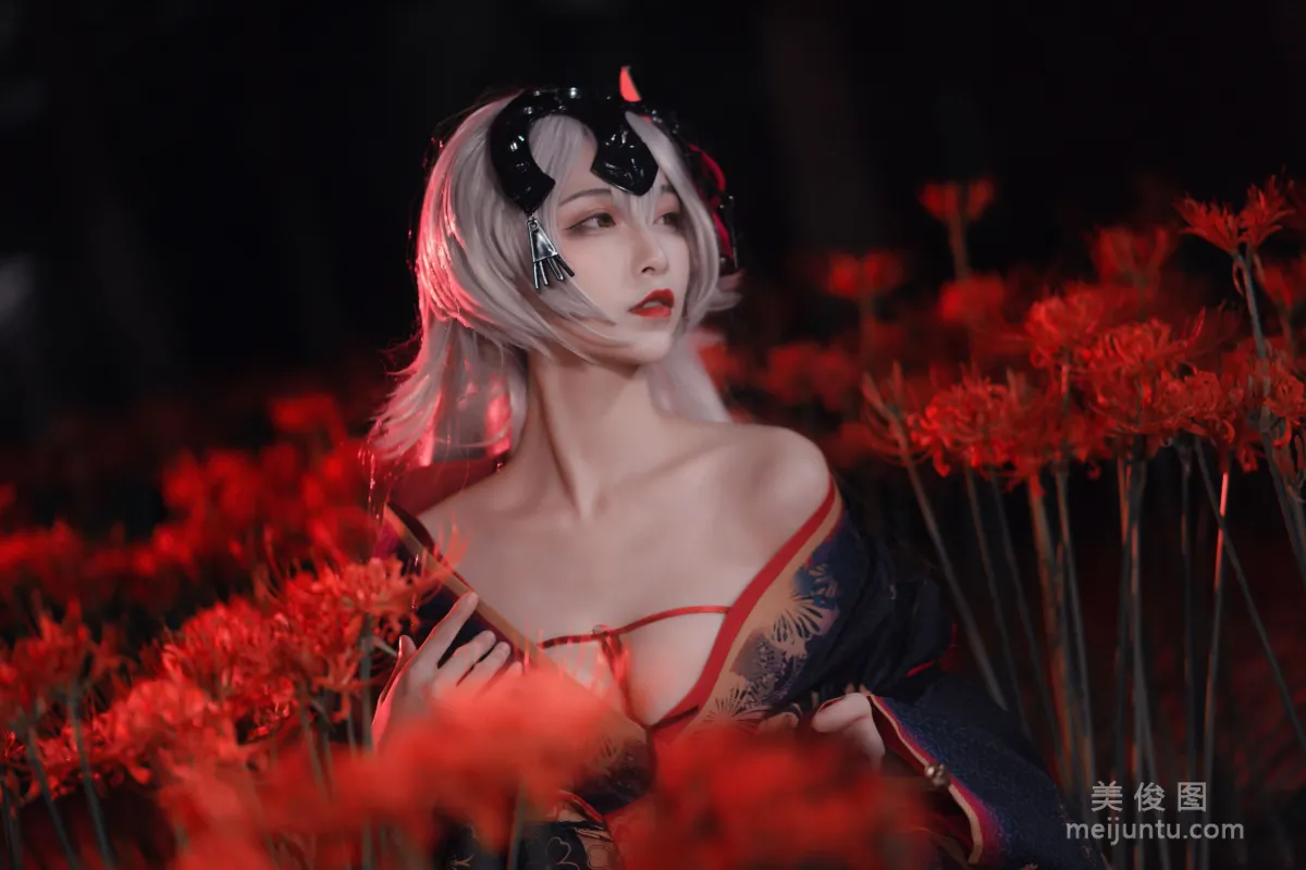 动漫博主铁板烧鬼舞w 《黑贞》 写真集1
