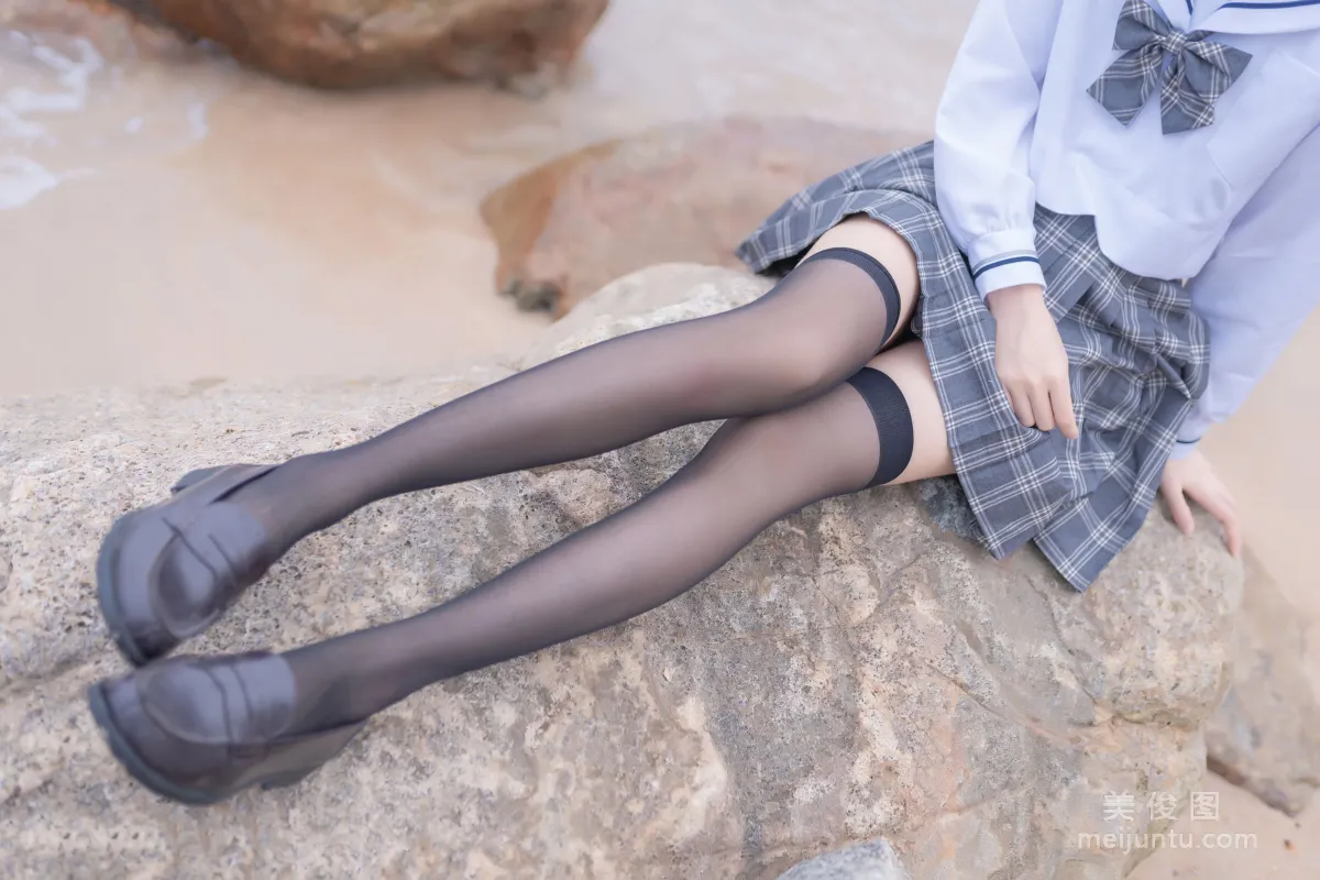 [COS福利] 小姐姐木綿綿OwO 《海邊JK》 寫真集 28