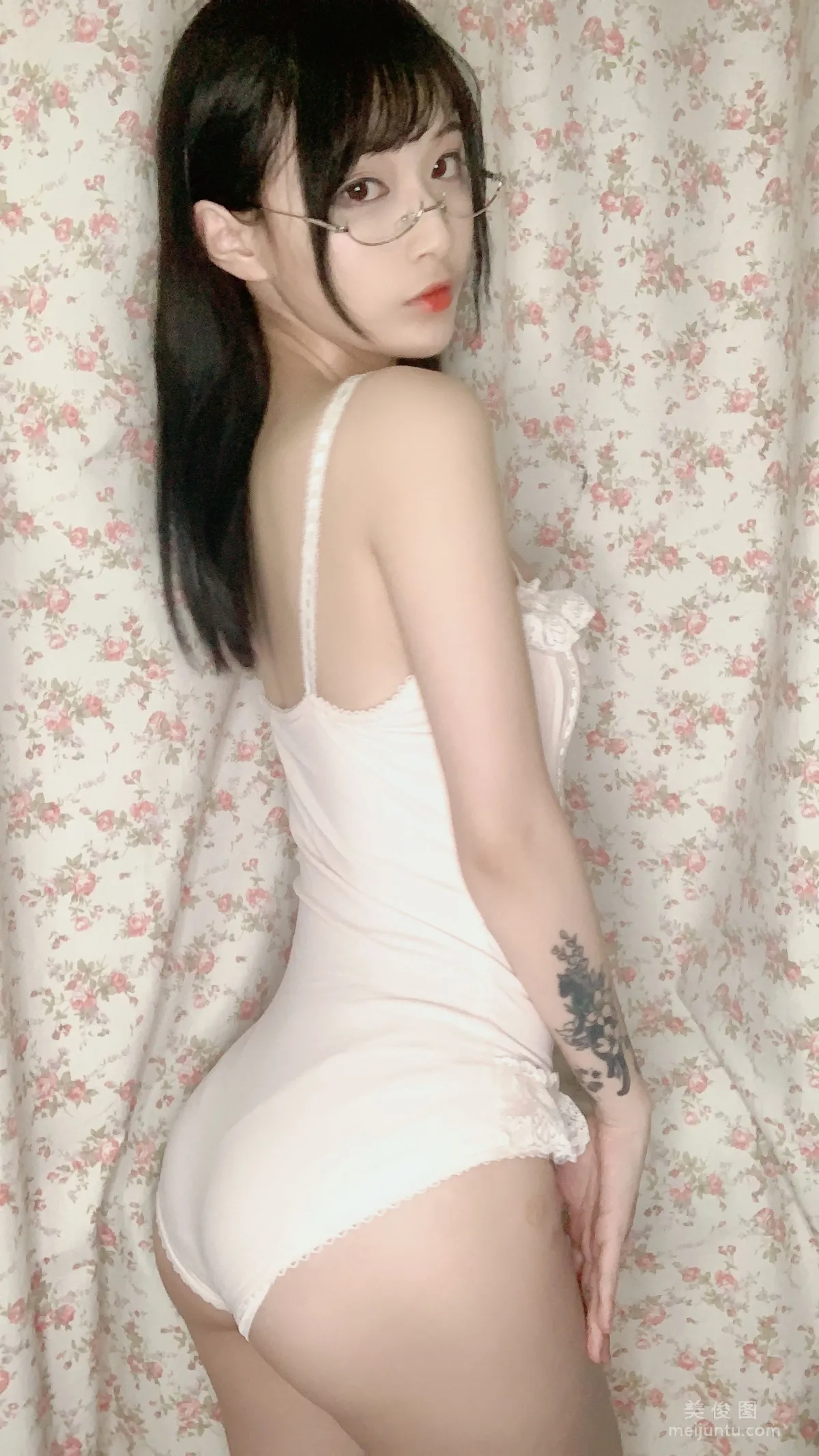 [COS Bonus] Tieban Shaogui Wu w 《Lingerie Bodysuit》 Photo Set photo 2