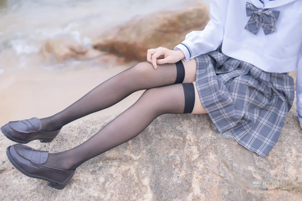 [COS福利] 小姐姐木綿綿OwO 《海邊JK》 寫真集 30
