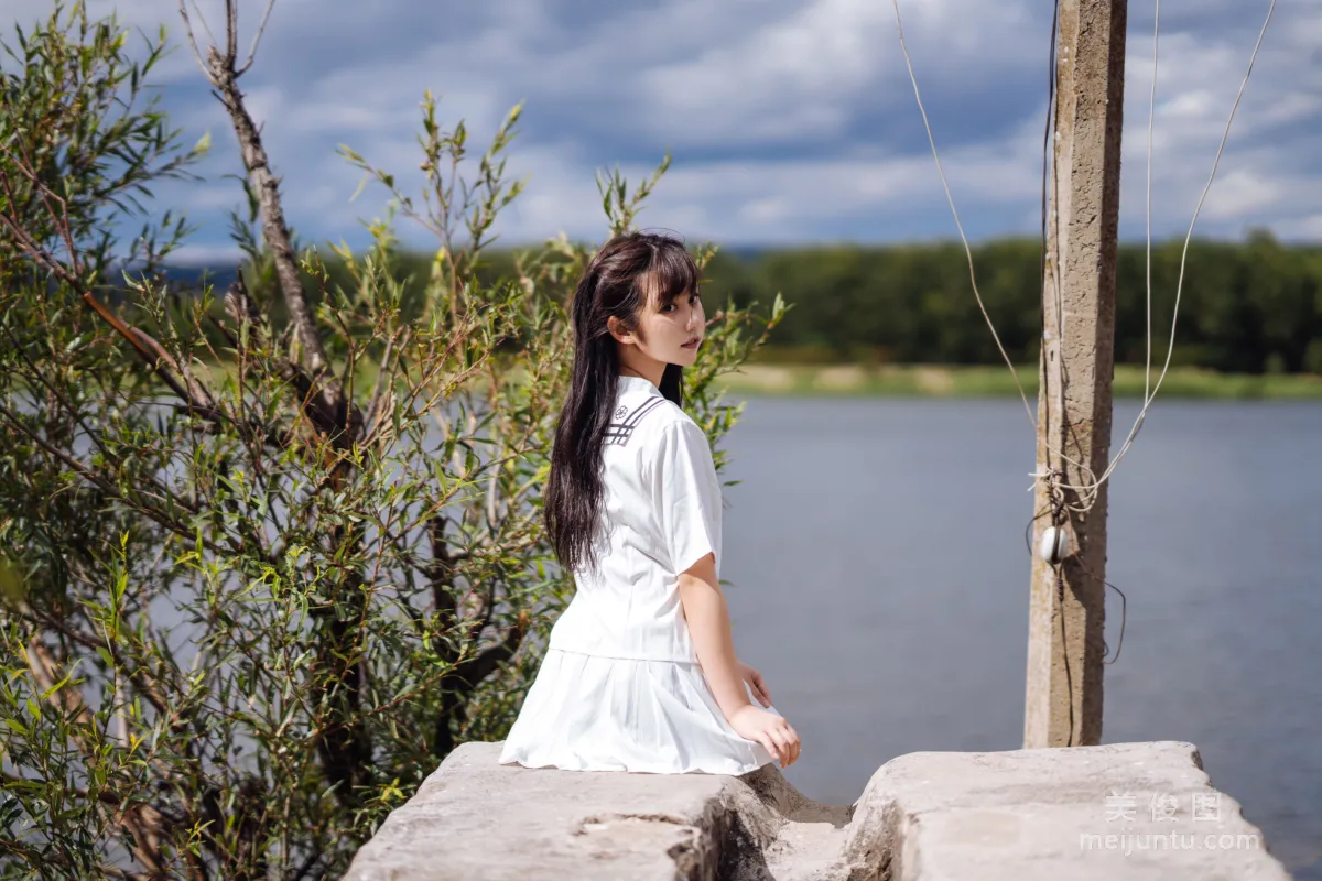 微博福利姬鏡醬 《靜夏之JK少女》 寫真集 17