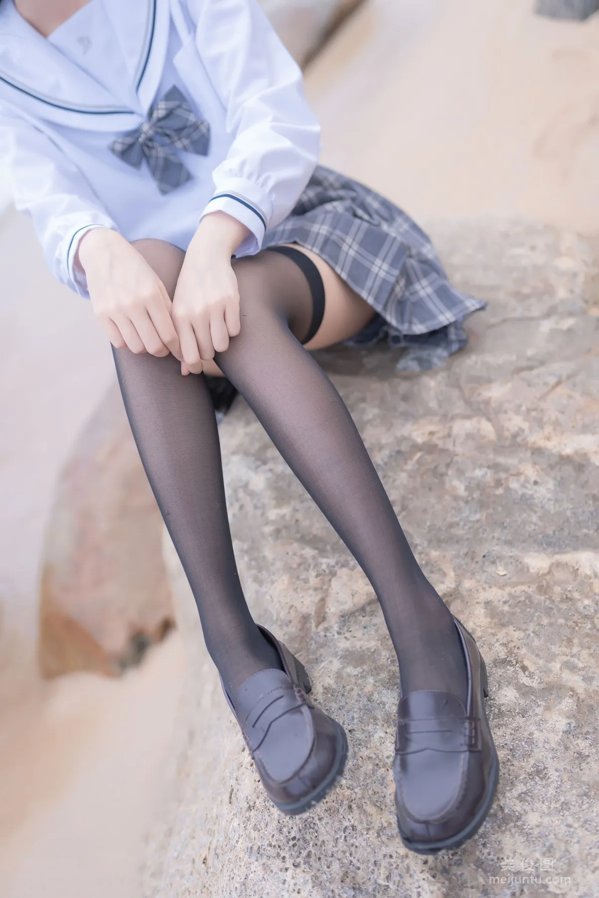 [COS福利] 小姐姐木綿綿OwO 《海邊JK》 寫真集 19