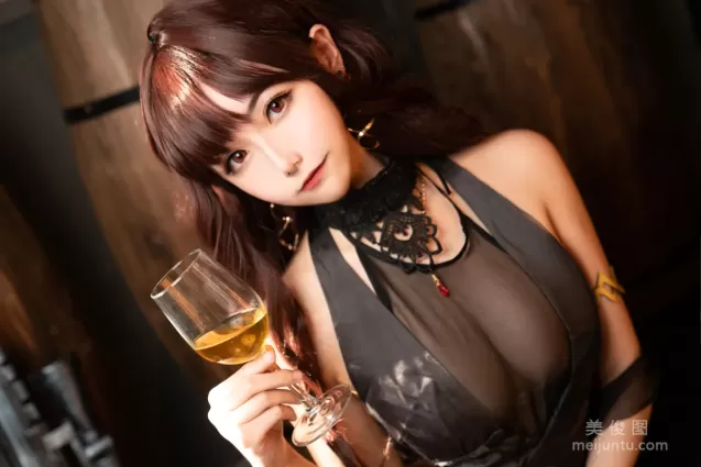 微博妹子Momoko葵葵 《DSR50》 写真集