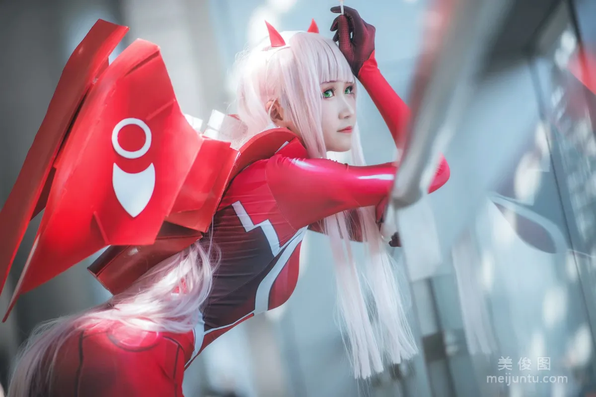 微博Coser三度_69 《Darling in the Frankxx》 寫真集 10
