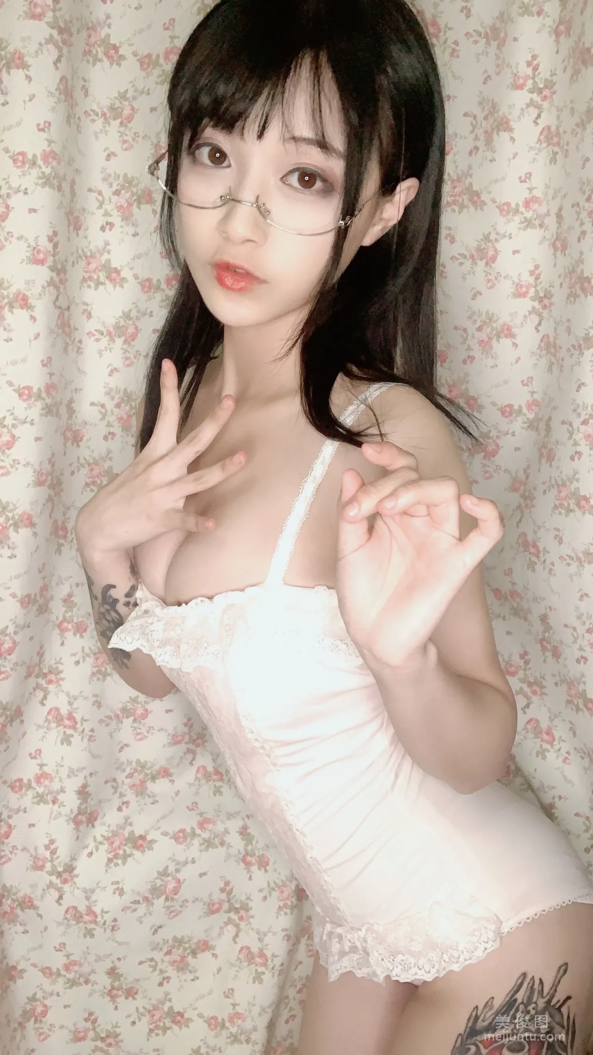 [COS Bonus] Tieban Shaogui Wu w 《Lingerie Bodysuit》 Photo Set photo 11
