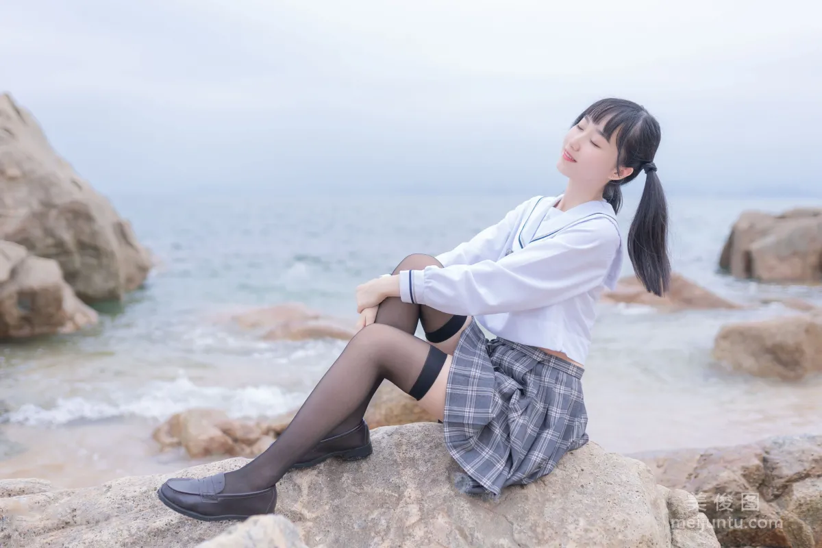 [COS福利] 小姐姐木綿綿OwO 《海邊JK》 寫真集 26