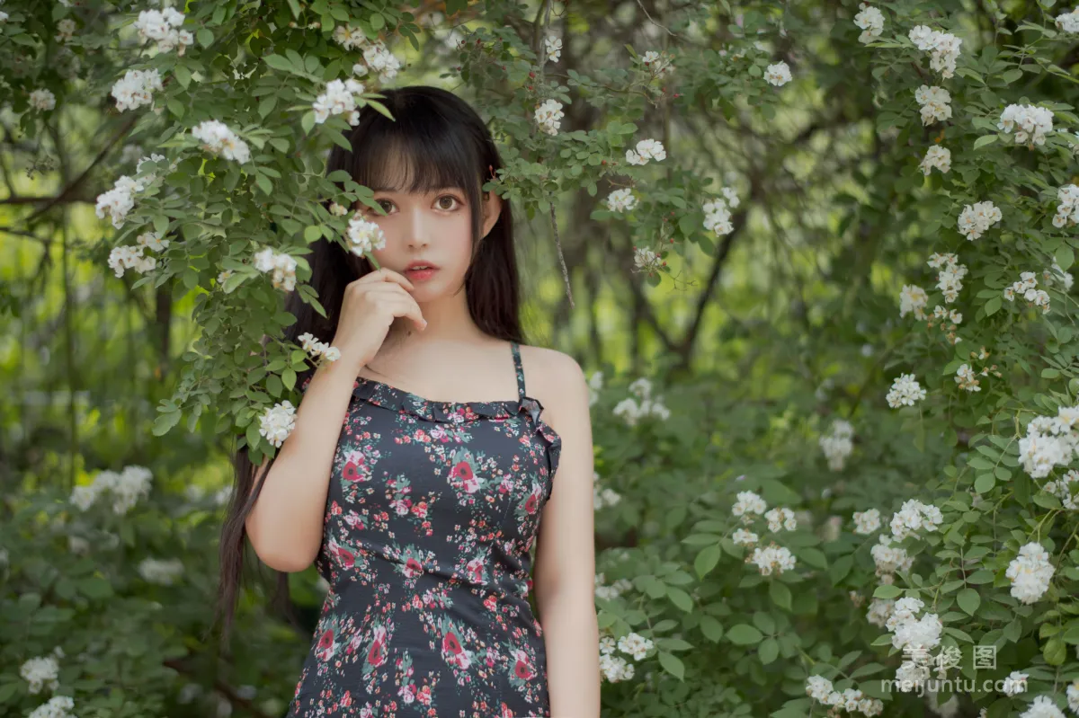 Big-Eyed Cute Girl Heimaomao OvO, Rose 1 Photo Set photo 2