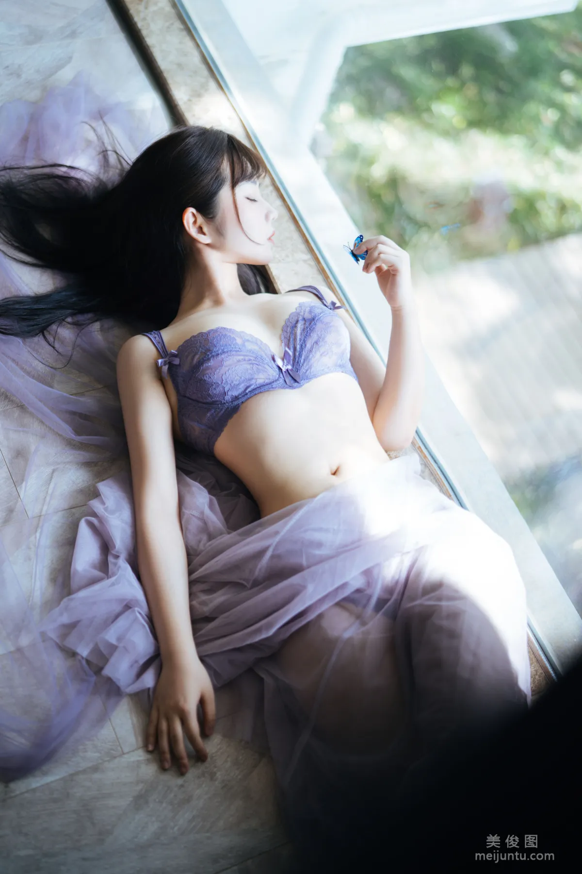 Jing Jiang: Web Idols photo 5