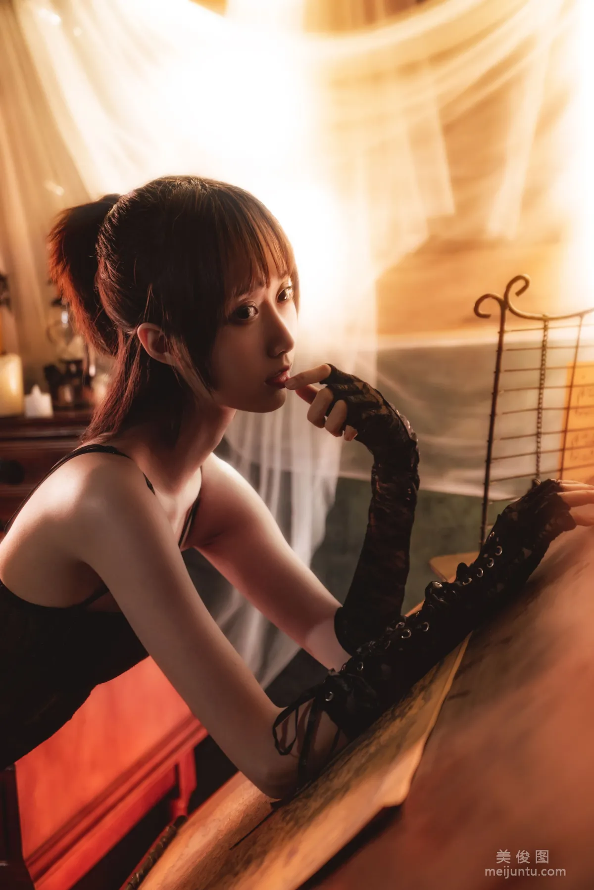 [COS Bonus] Cute Girl Mu Mianmian OwO, Tight Lingerie Photo Set photo 46