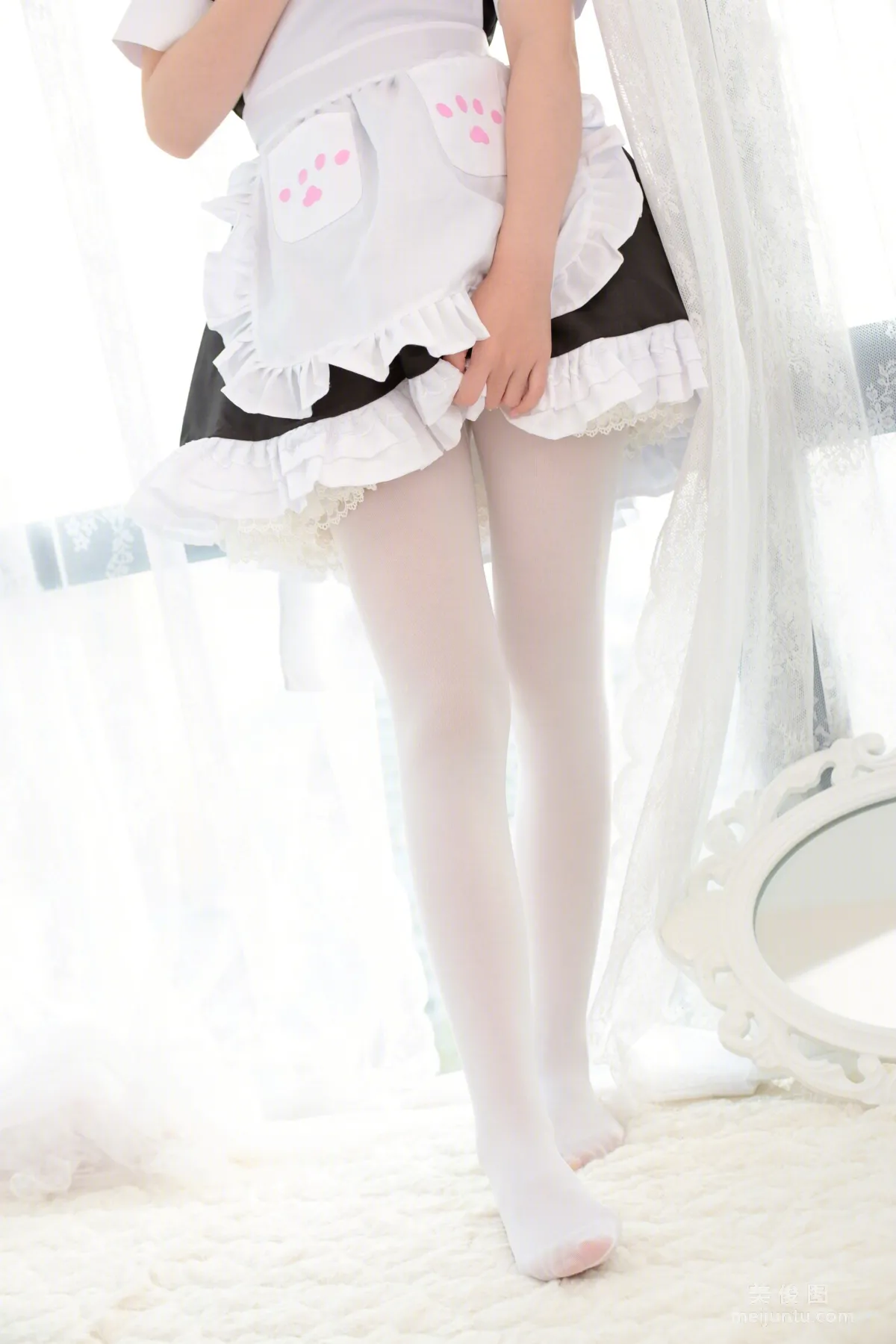 [COS福利] 我才不是neko 《白丝女仆》 写真集62