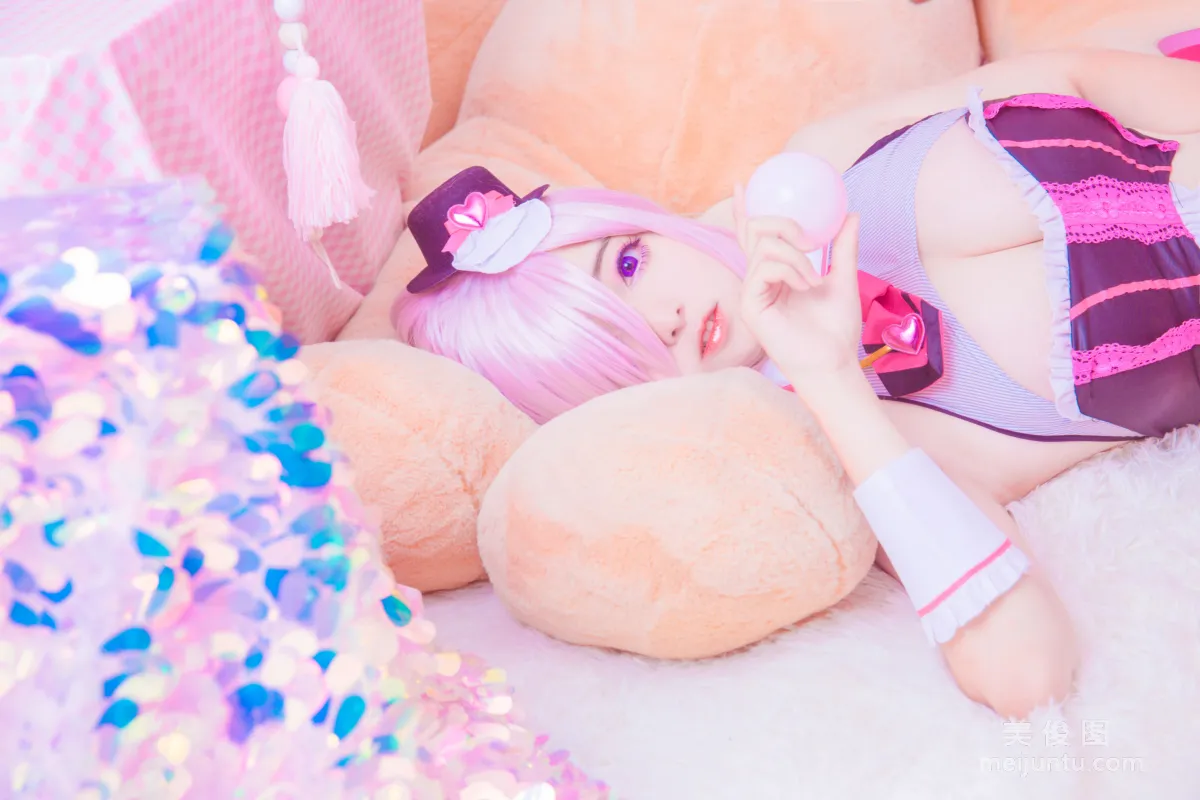 Siwen Wenwen Wen, Valentine's Day Chocolate Photo Set photo 5