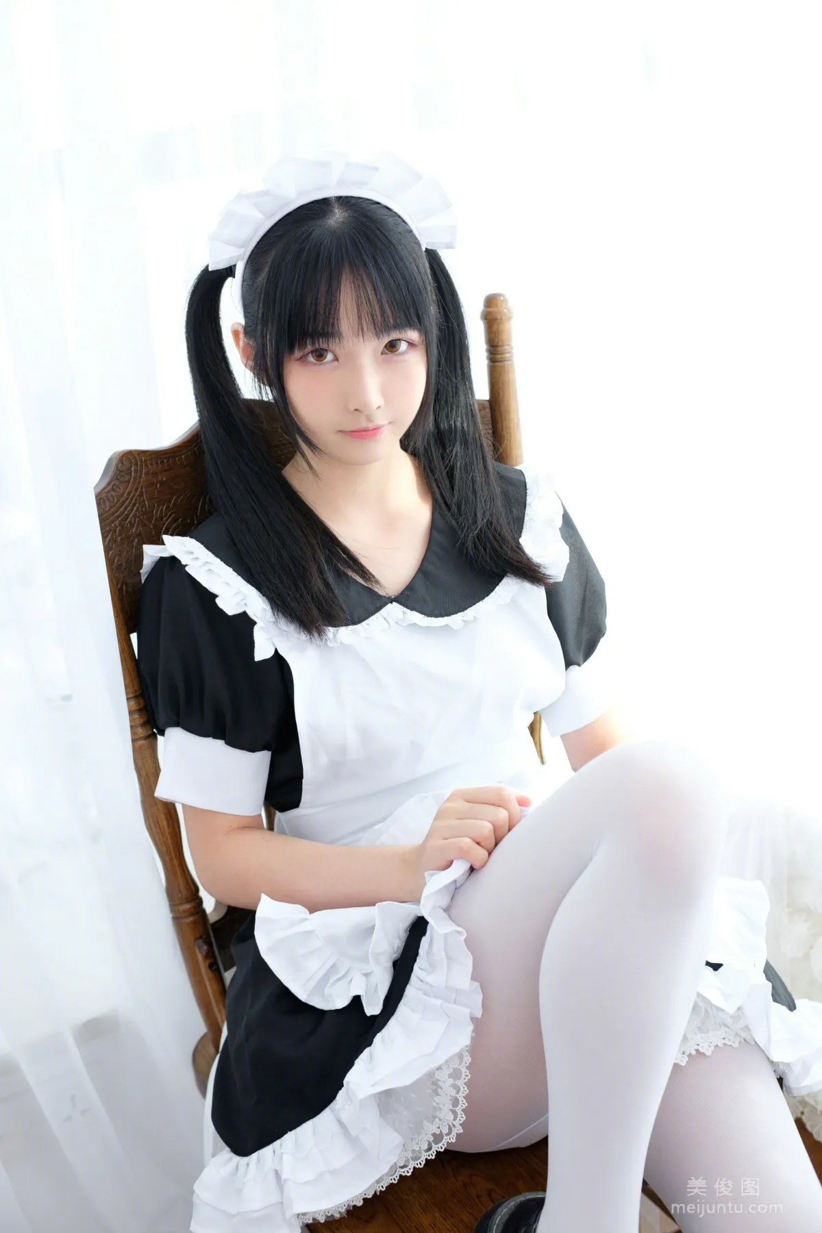 [COS福利] 我才不是neko 《白丝女仆》 写真集5