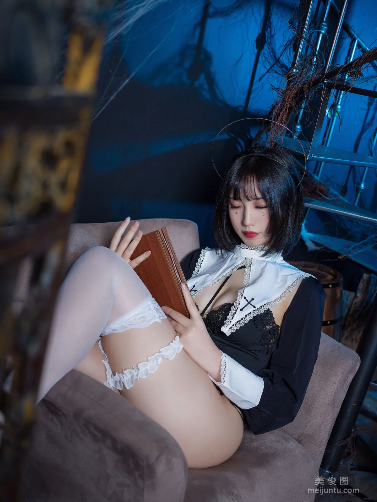 2D Girl Nianxue ww The Nun Photo Set photo 2