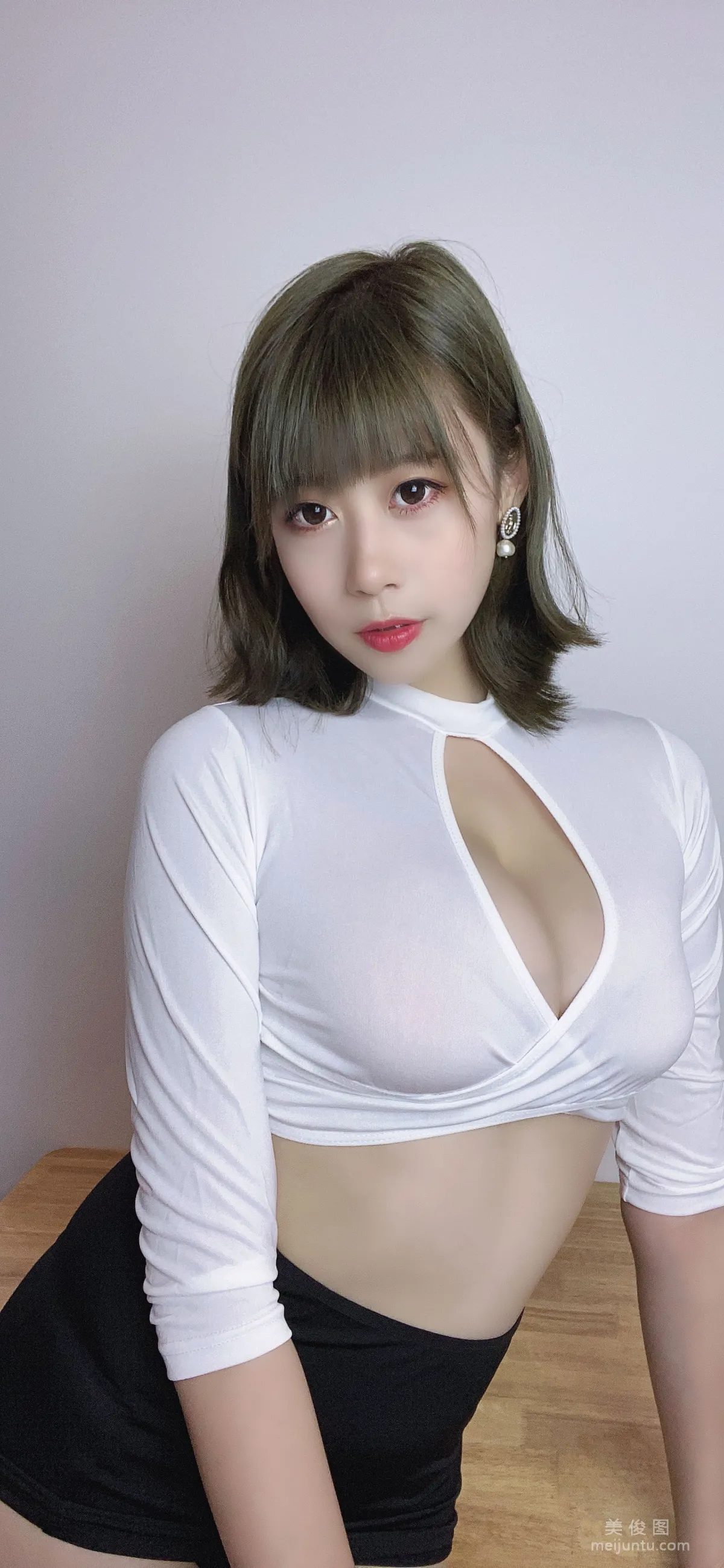 [COS] Cute Girl Nai Xijiang nice The Slacking Little Secretary Photo Set photo 1
