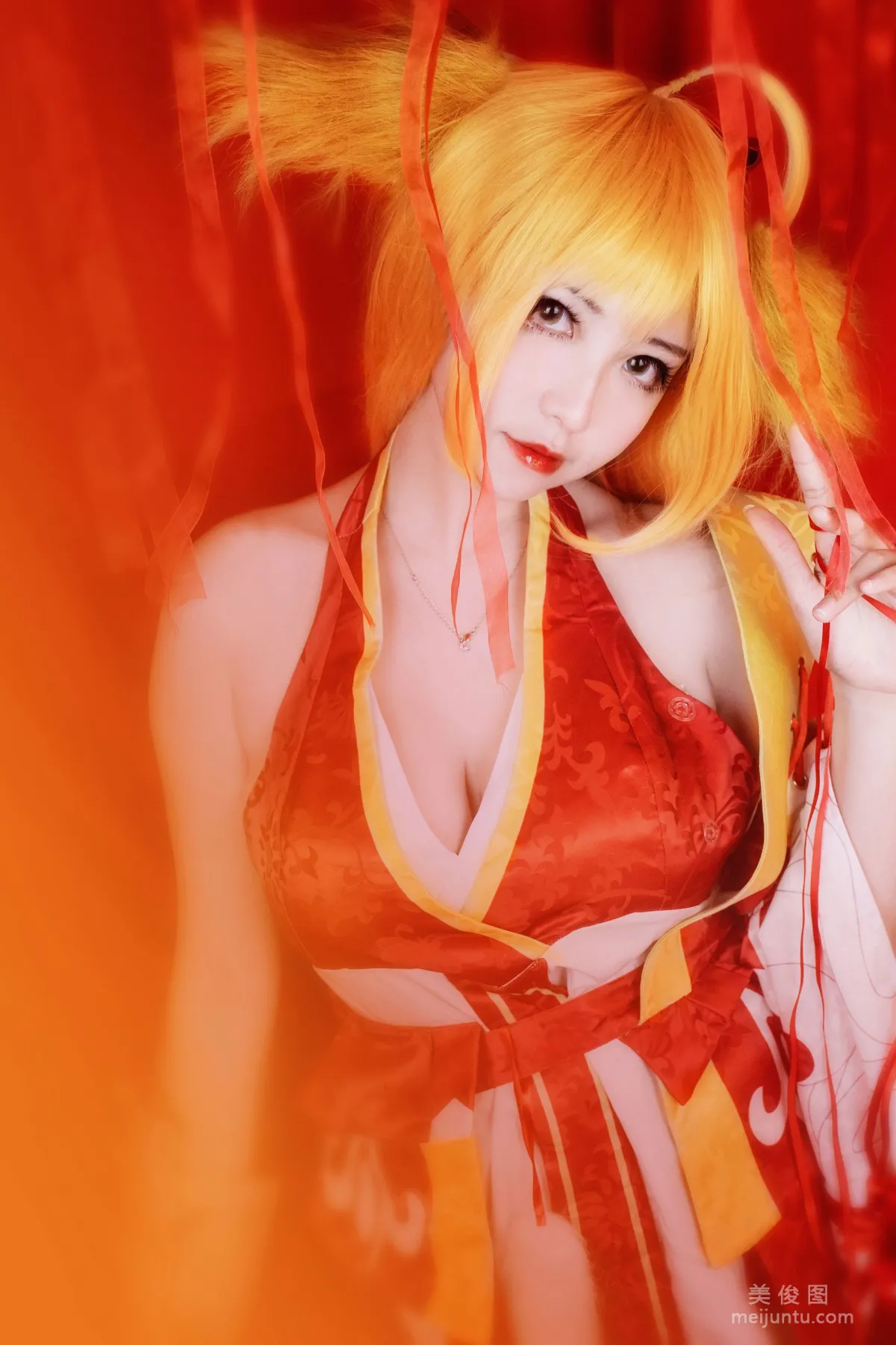 [COS福利] 塔塔_Lo1iTa 《三号写真本》 写真集9