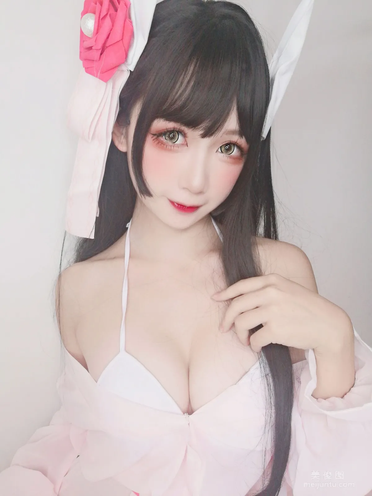Anime Blogger Yingluojiang w, Sturgeon Pajamas Photo Set photo 2