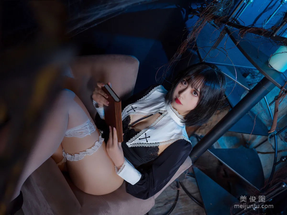 2D Girl Nianxue ww The Nun Photo Set photo 5