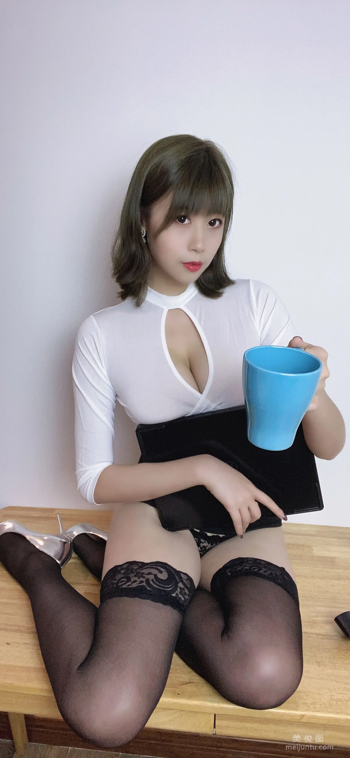 [COS] Cute Girl Nai Xijiang nice The Slacking Little Secretary Photo Set photo 8