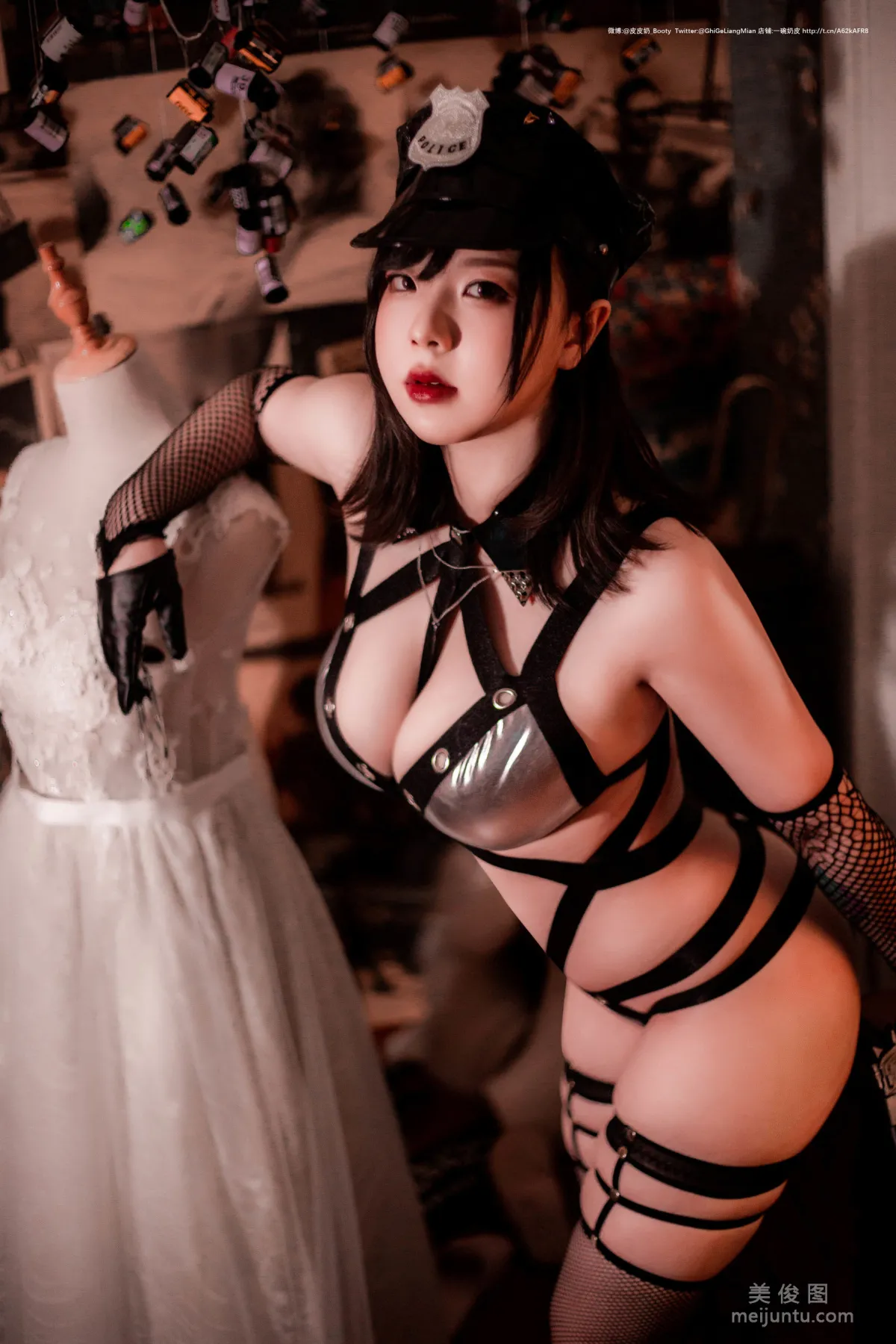 [COS] Pipi Naike Keai Lela Silver Policewoman Photo Set photo 13