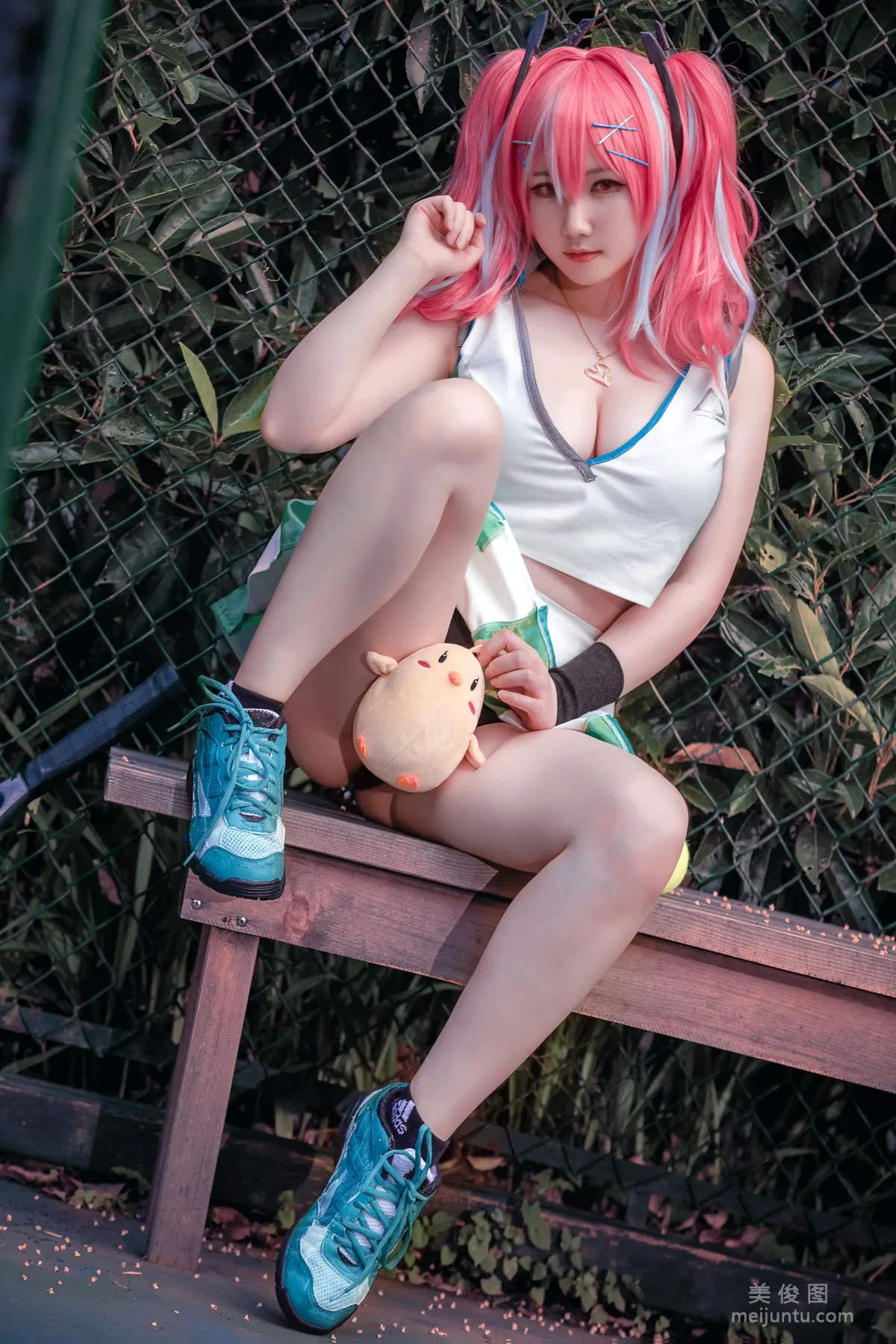 Shiben Momo: Web Idols photo 29