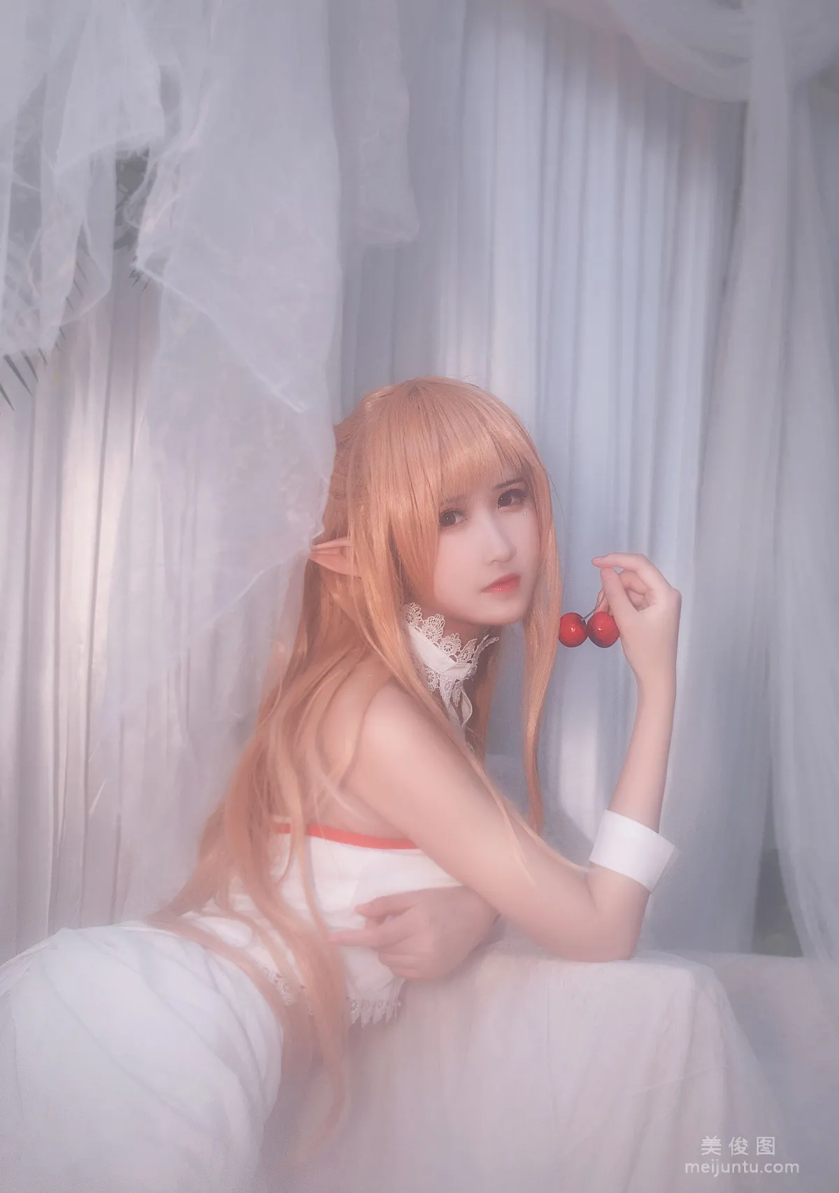 [COS福利] 微博妹子三度_69 《亚斯娜》 写真集1