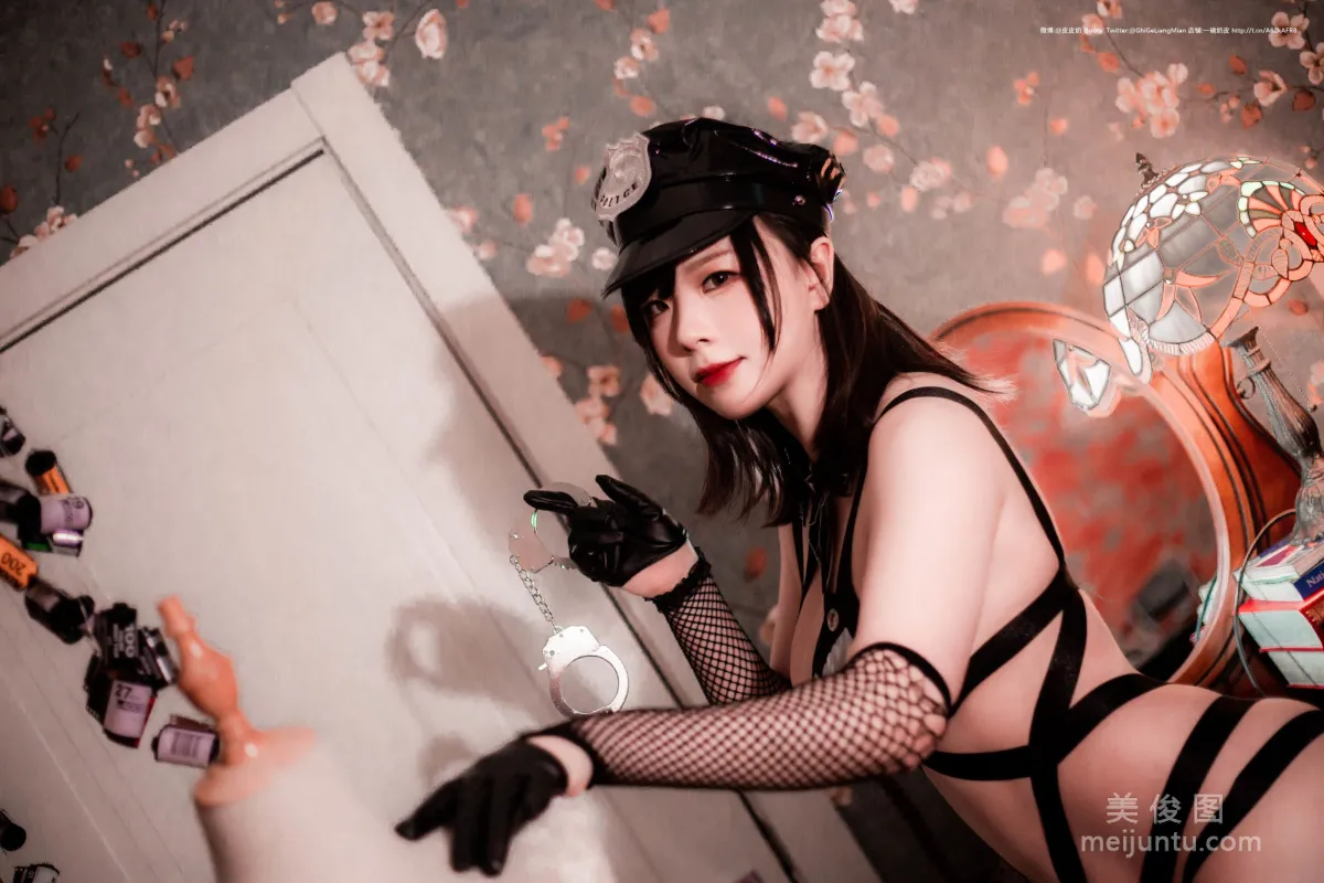 [COS] Pipi Naike Keai Lela Silver Policewoman Photo Set photo 9