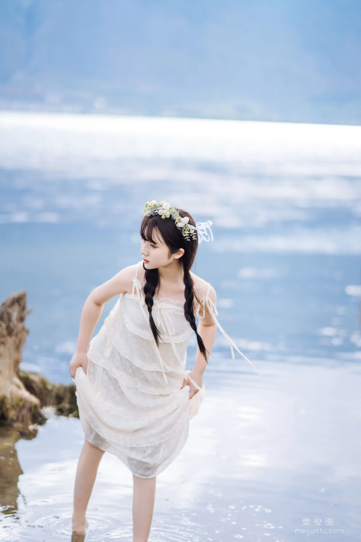 Jing Jiang: Web Idols photo 10